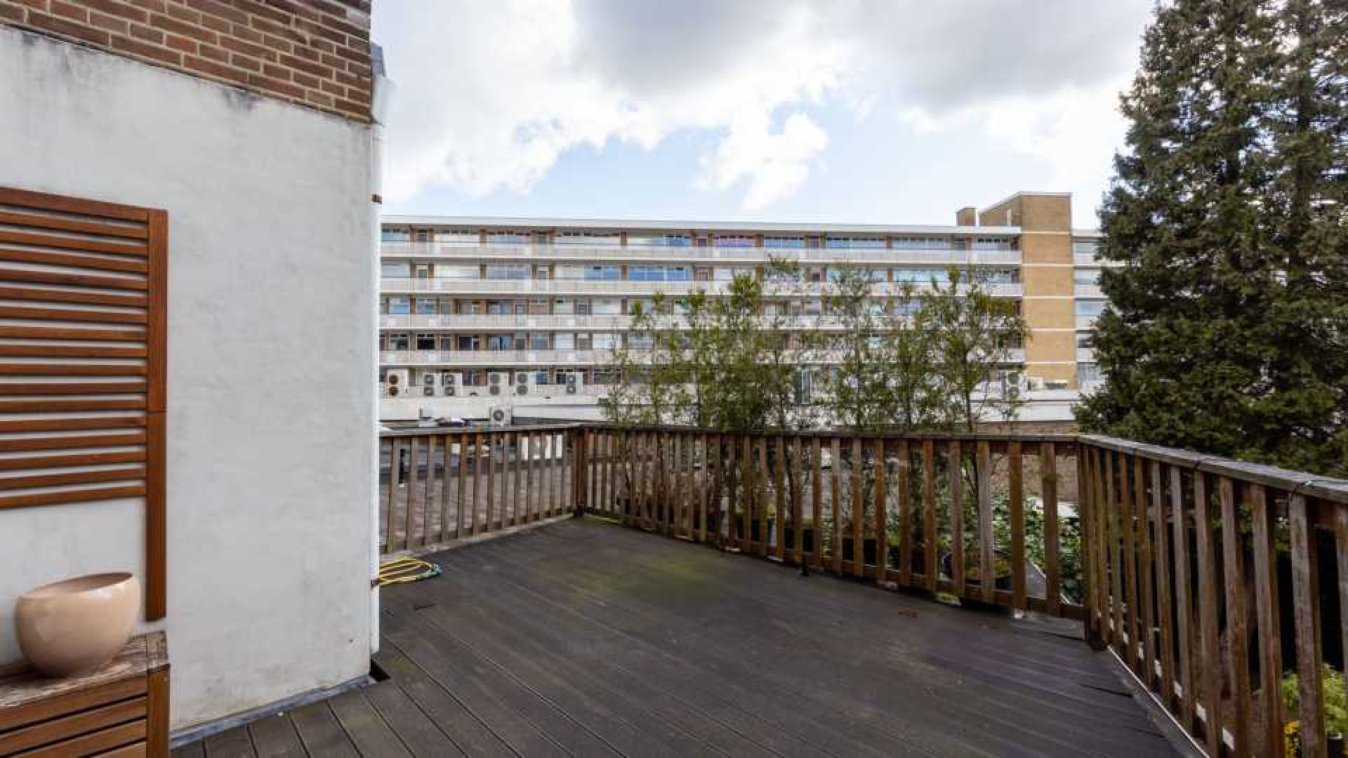 Dit is het nieuwe huur appartement van Patricia Paay in Rotterdam. Zie foto's 4