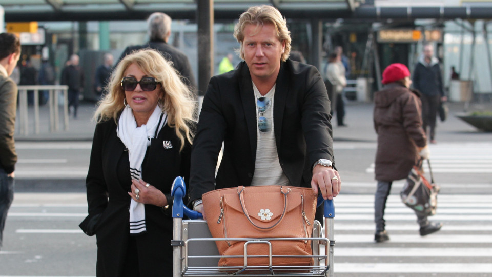 Robbert Hinfelaar, ex man van Patricia Paay, voert zeer opmerkelijk adres. Zie foto's