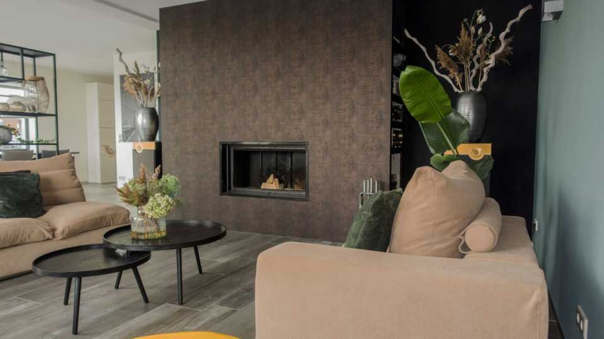 Hier wonen Dionne Stax en haar vriend Steven Jansen . Zie foto's 4