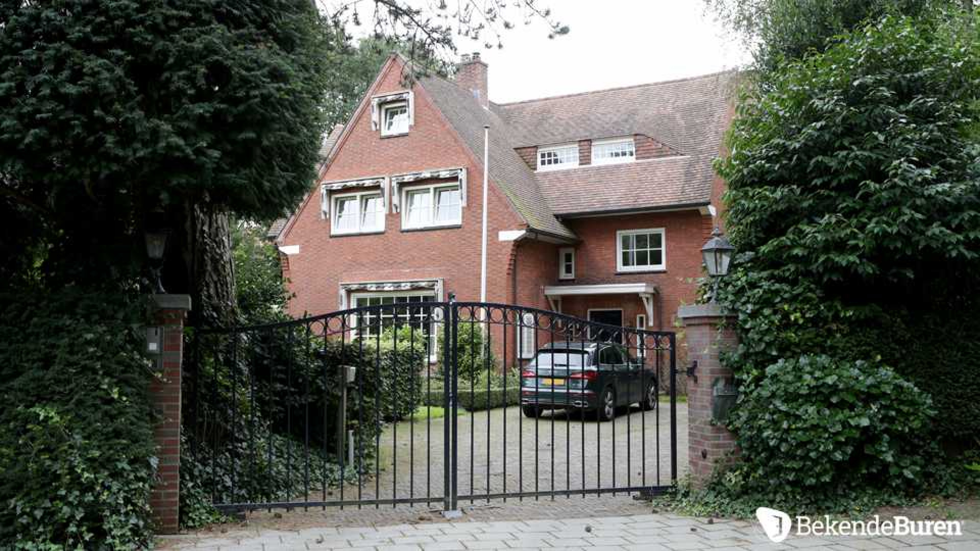 Prins Jaime de Bourbon de Parme koopt kapitale villa in Wassenaar. Zie foto's 1
