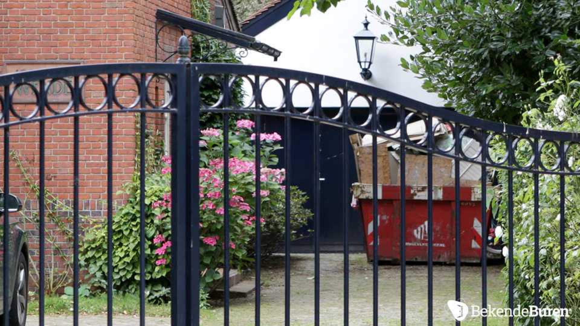 Prins Jaime de Bourbon de Parme koopt kapitale villa in Wassenaar. Zie foto's 2