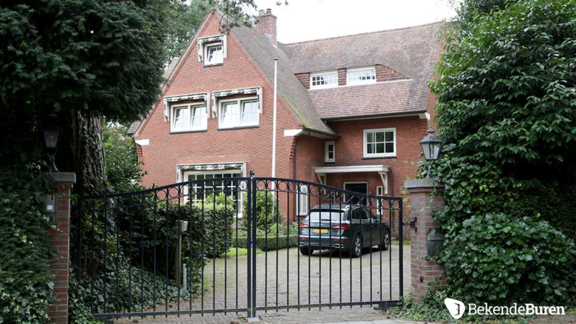 Prins Jaime de Bourbon de Parme koopt kapitale villa in Wassenaar. Zie foto's 3