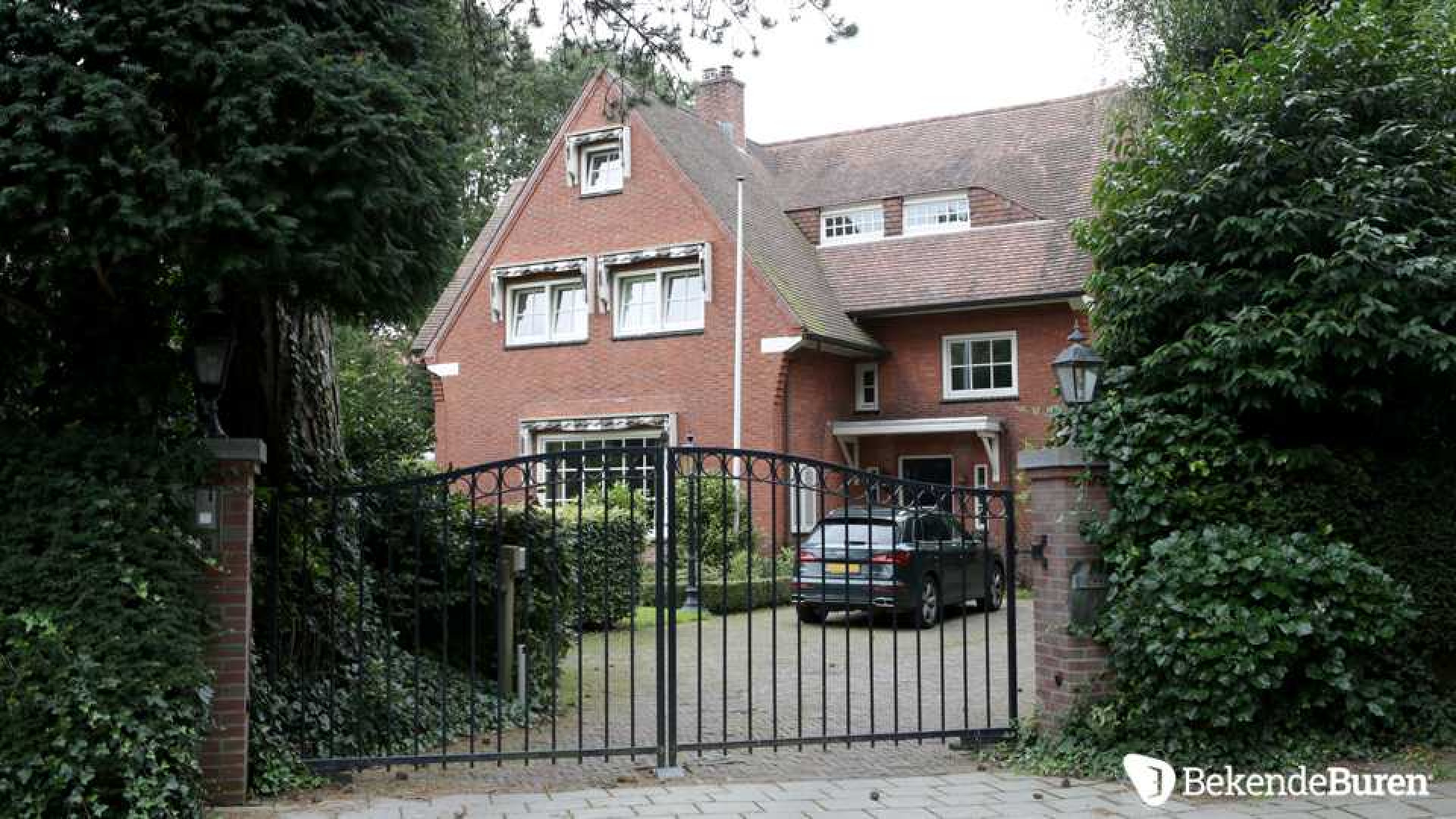 Prins Jaime de Bourbon de Parme koopt kapitale villa in Wassenaar. Zie foto's 5