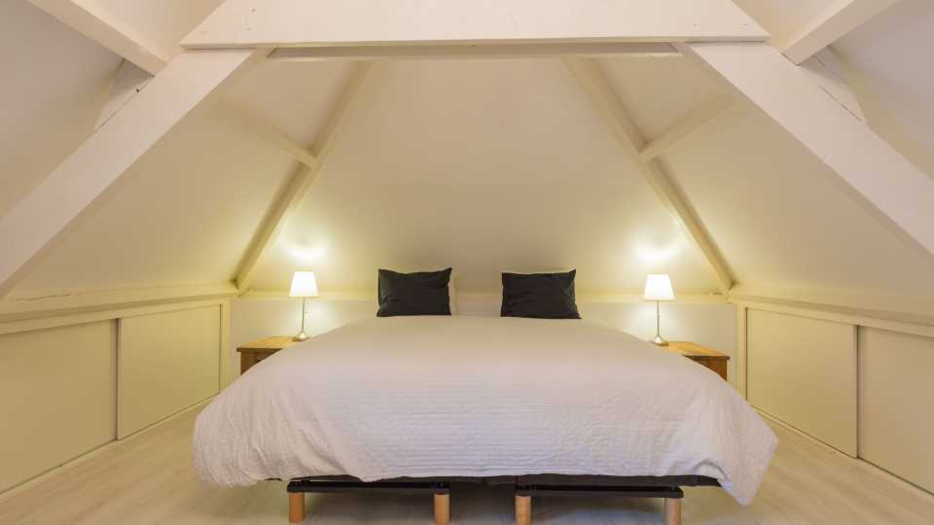 VERKOCHT: Meilandjes verkopen hun landhuis in Noordwijkerhout met mooie winst. Zie foto's 32