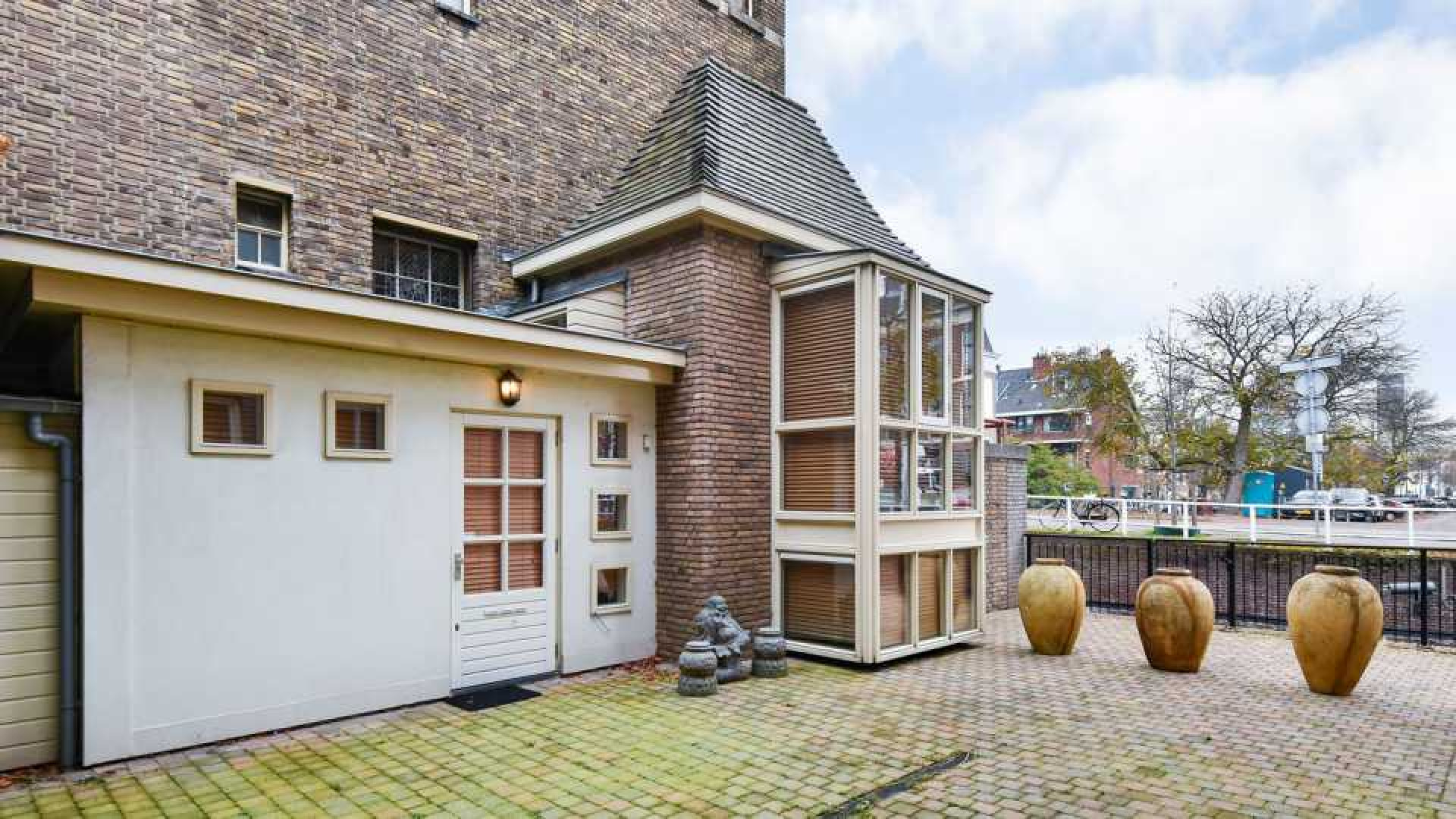 Tatjana en vriend zetten hun zeer luxe miljoenen appartement te koop. Zie foto's 18