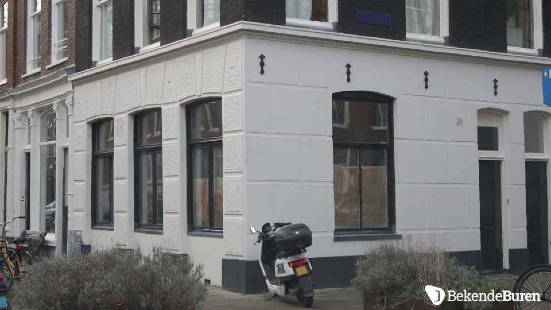 Freek van Noortwijk, ex van Katja Schuurman, druk bezig met het opknappen van zijn woning. Zie foto's 3