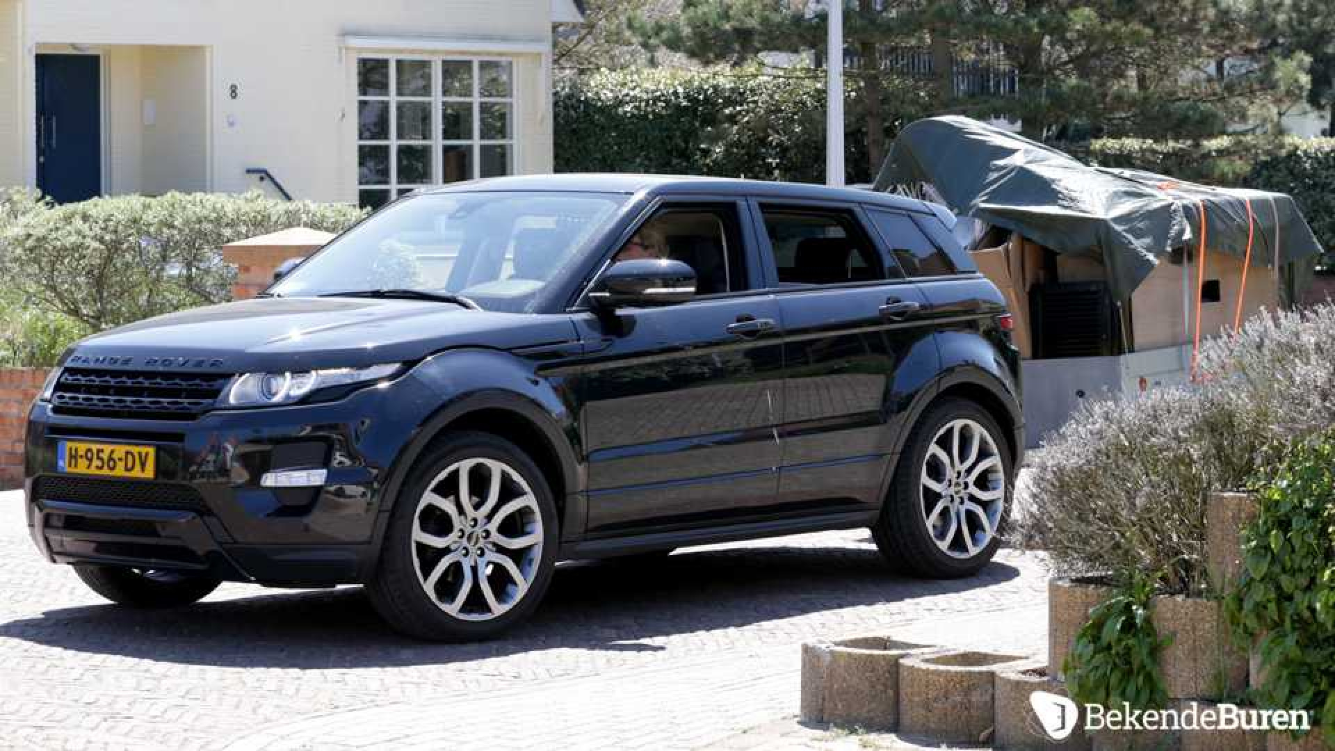 Maxime Meiland zet gedwongen haar Range Rover te koop. Zie foto's 3