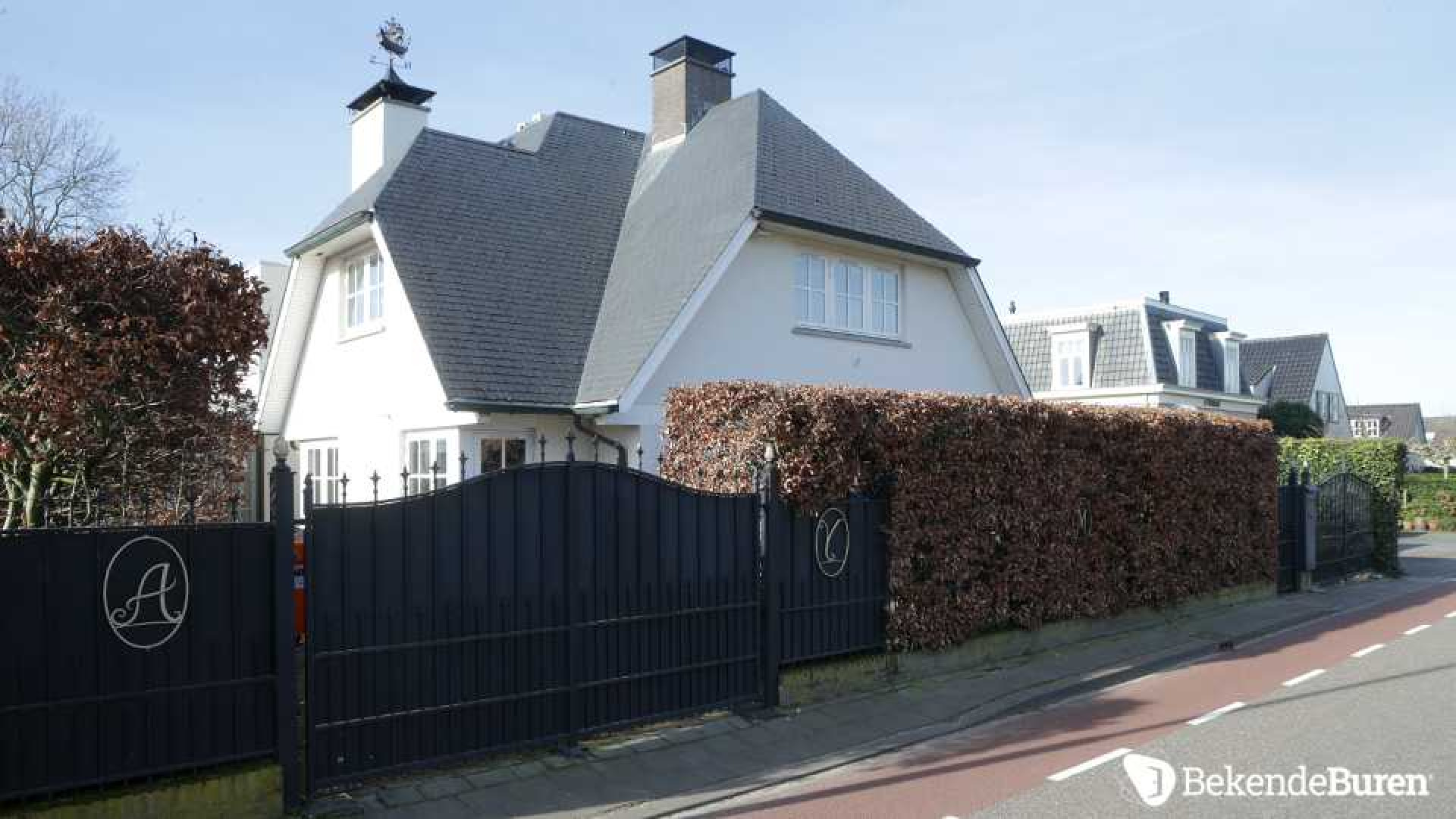 Villa prins Maurits aan de Loosdrechtse Plassen wordt flink verbouwd. Zie foto's 3