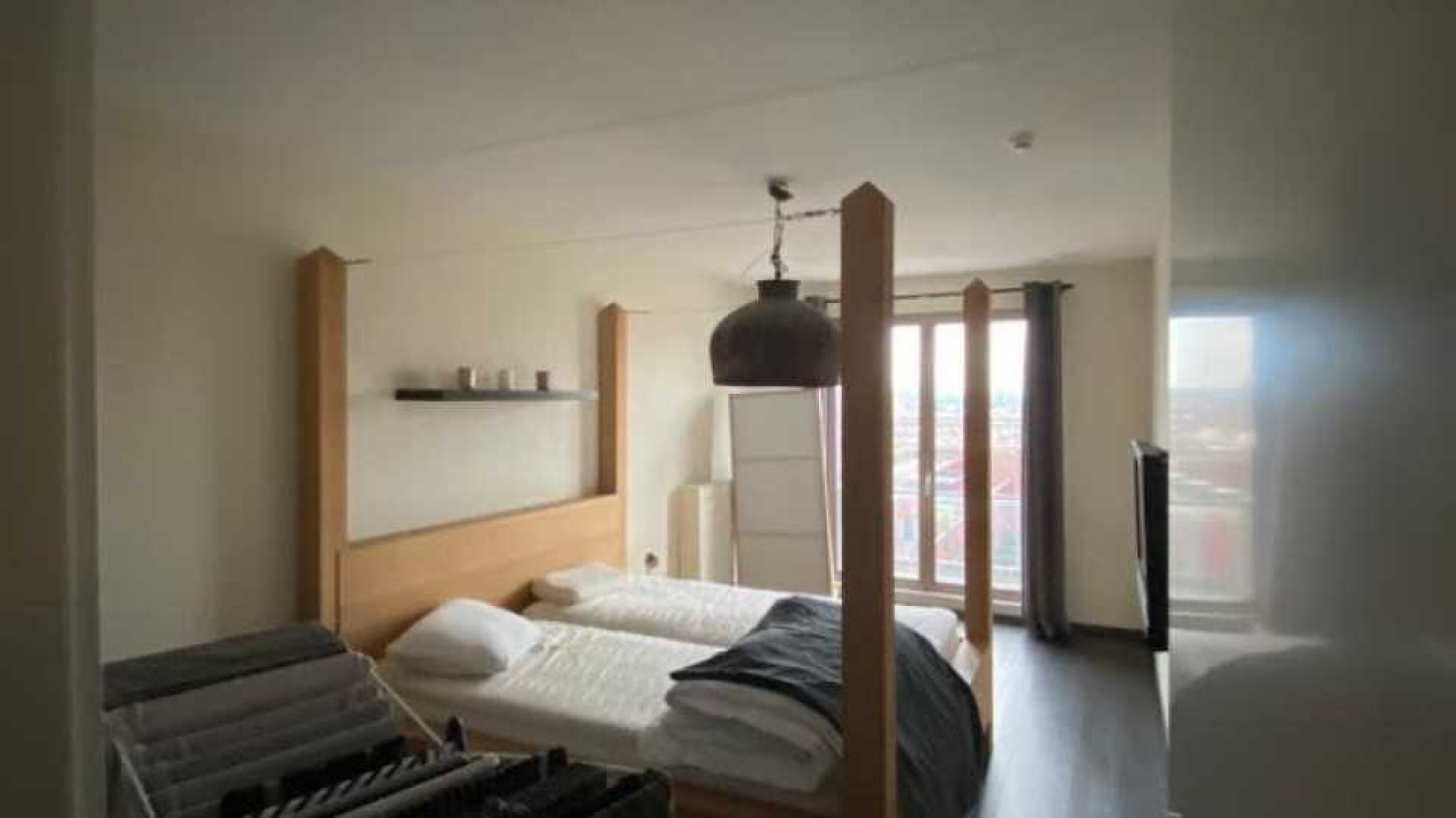 Zangeres Hind zet haar Amsterdamse appartement te huur. Zie foto's 5