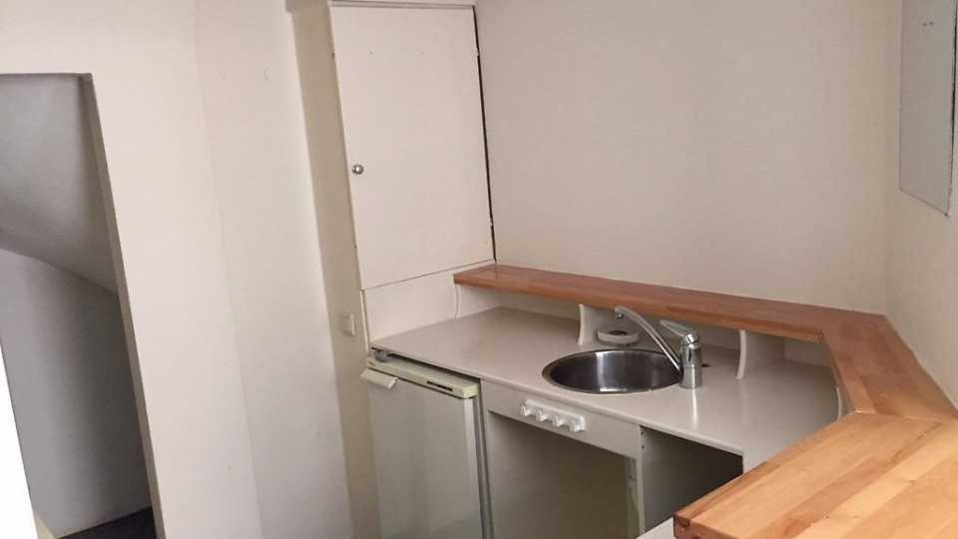 Binnenkijken in het Amsterdamse appartement van zangeres S10. Zie foto's 5