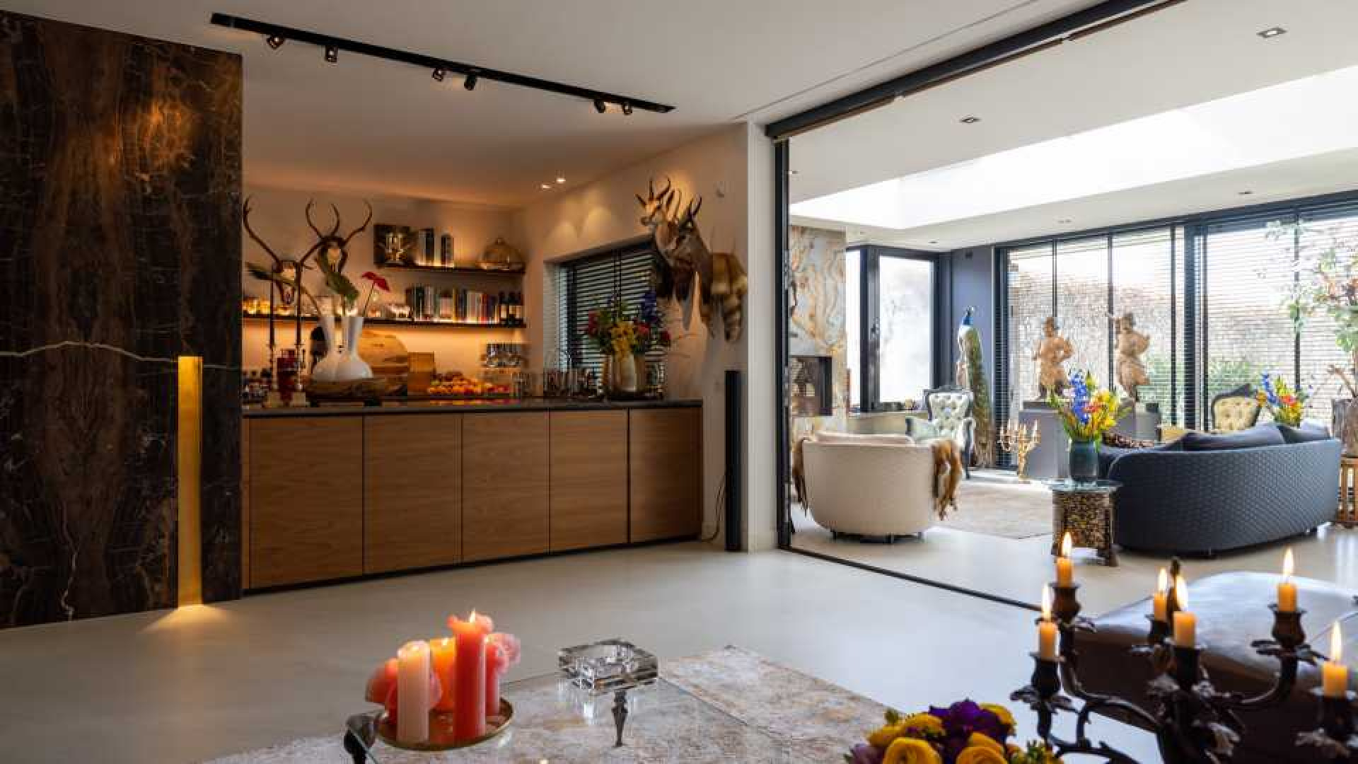 VERKOCHT: Herman den Blijker heeft na dramatische prijsontwikkeling eindelijk zijn villa verkocht. Zie foto's 7