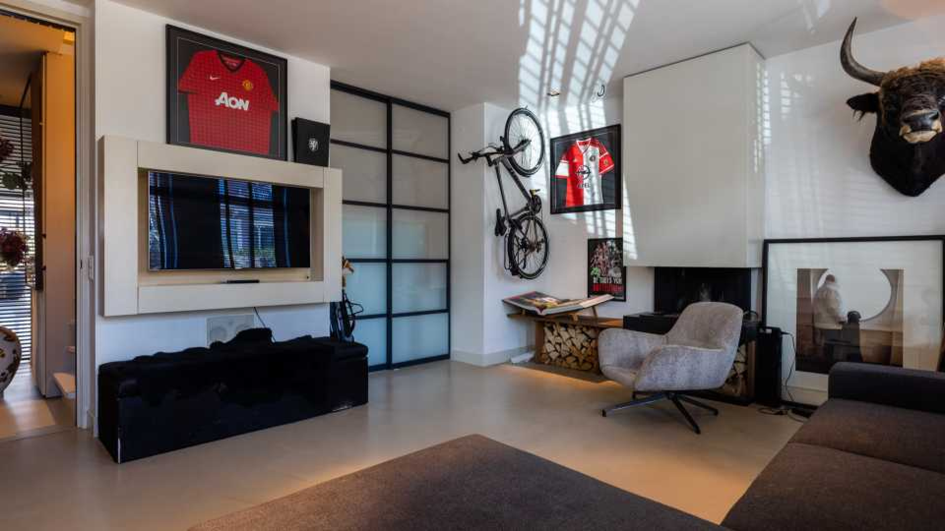 VERKOCHT: Herman den Blijker heeft na dramatische prijsontwikkeling eindelijk zijn villa verkocht. Zie foto's 14