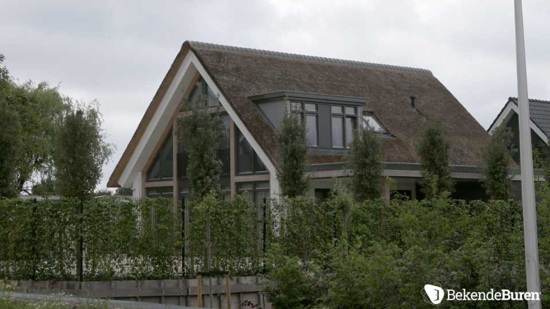 Hier gaat Romee Strijd met haar gezinnetje wonen. Zie beelden. 8