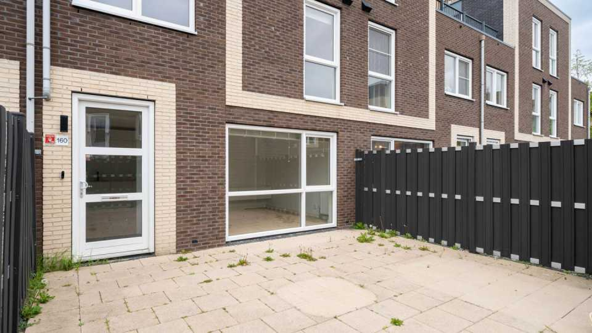 Topmodel Yfke Sturm koopt eengezinswoning in Almere. Zie foto's