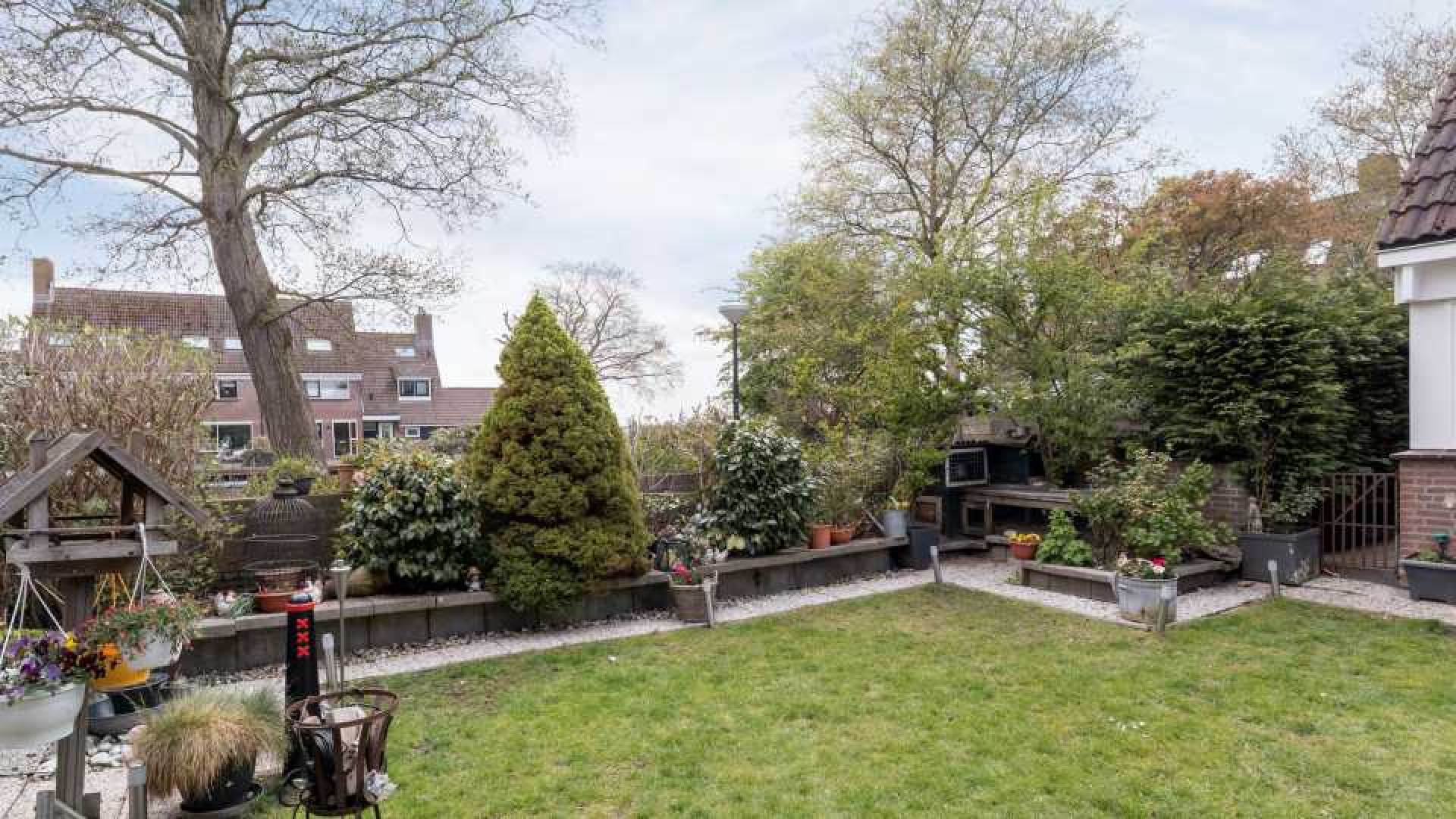 Zo woont de onder vuur liggende RTL media deskundige Rob Goossens. Zie foto's 17