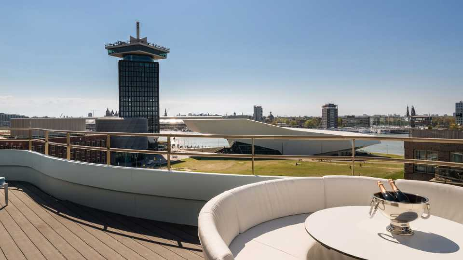 Gordon zet zijn penthouse in Amsterdam tegen mega prijs te huur. Zie foto's