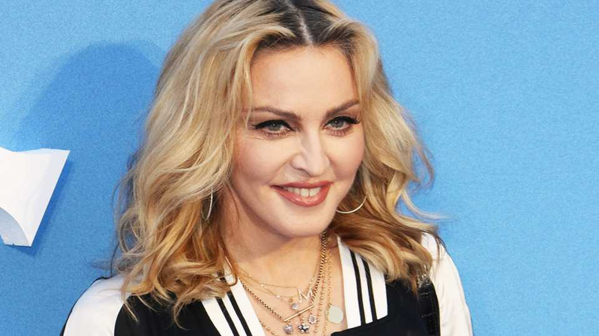 Madonna zet haar Rotterdamse penthouse te koop. ZIe foto's