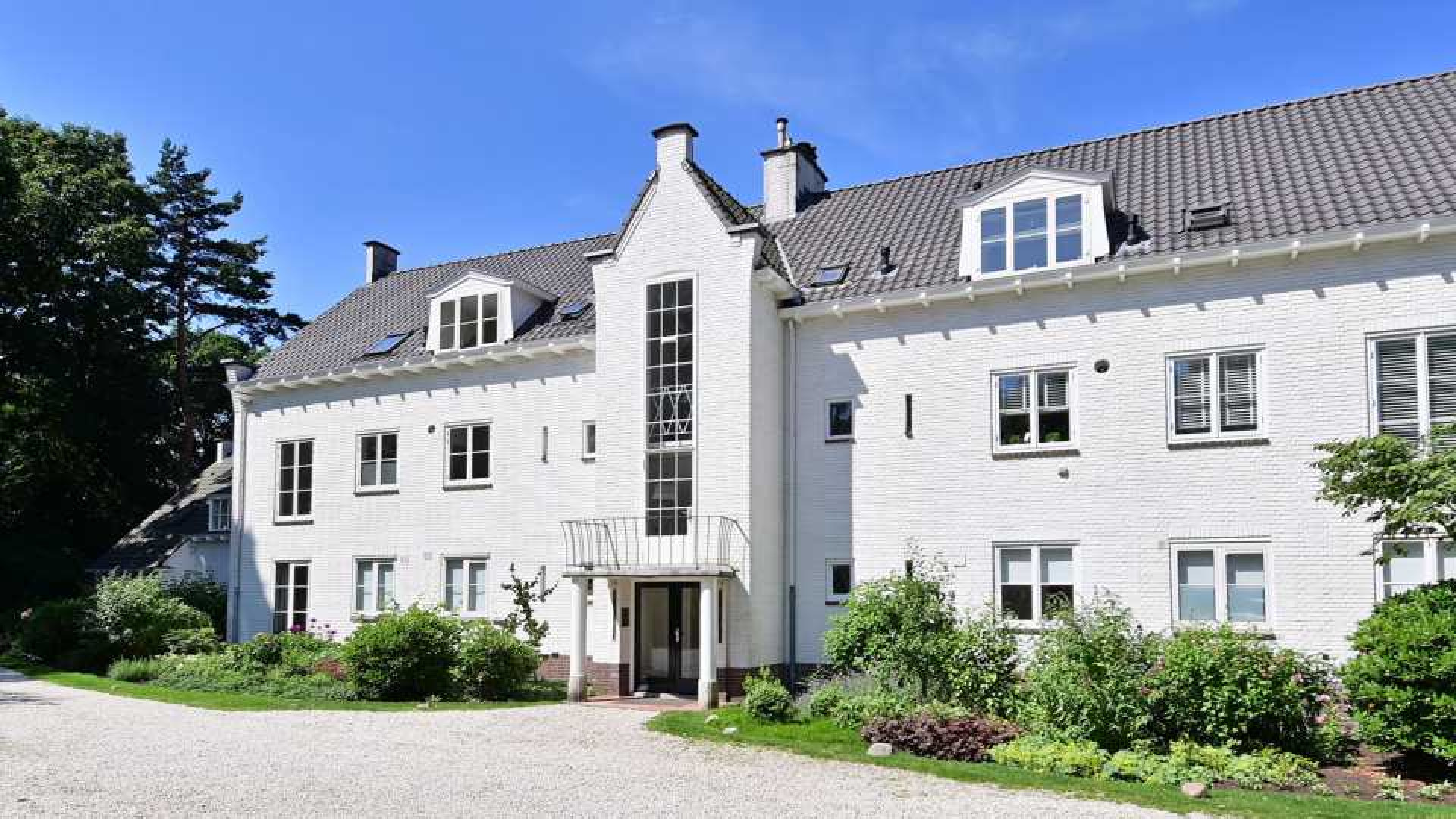 Pianiste Iris Hond, voormalig minnares Marco Borsato, scoort toch nog mooie winst na verkoop van haar appartement. Zie foto's 3