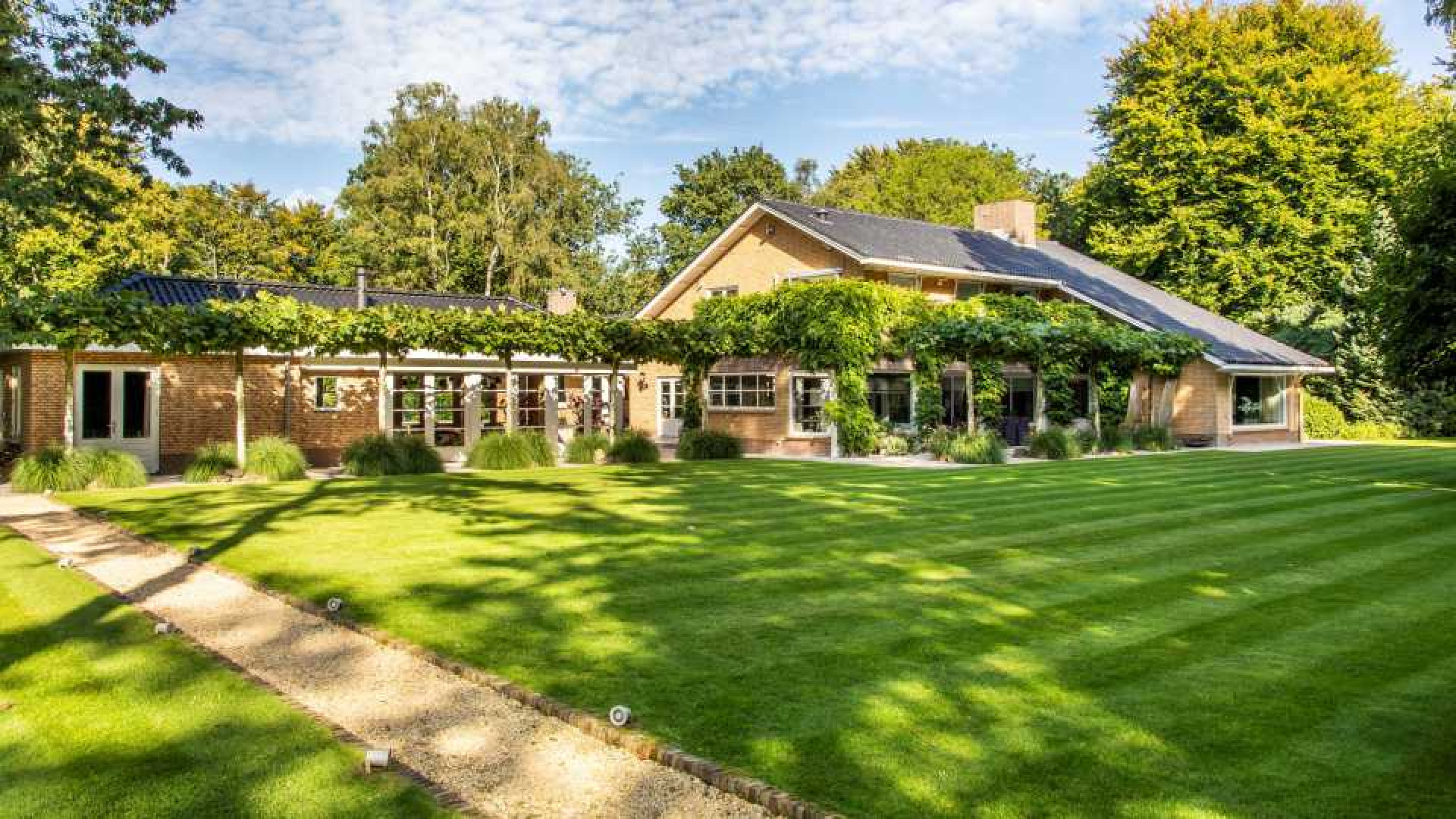 Rene Froger zet verkoop van zijn villa met zwembad, sauna en gym gewoon door! Zie foto's 2