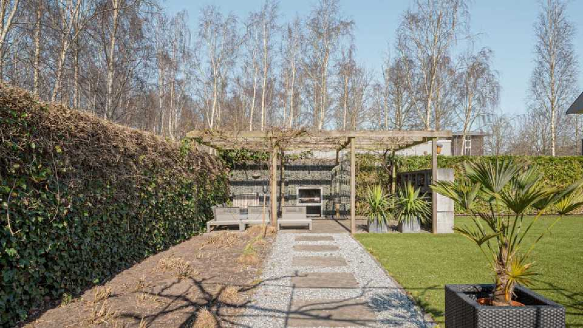 Olympisch kampioene Irene Wust sleept de hoofdprijs binnen met de verkoop van haar villa. Zie foto's 7