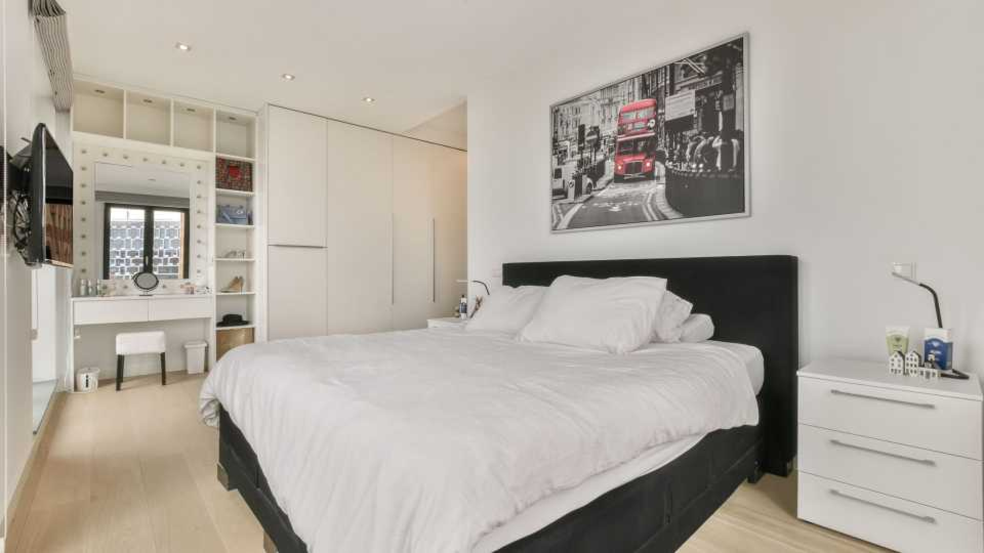 Keeper Remco Pasveer koopt luxe appartement in Amsterdam met schitterend uitzicht. Zie foto's 9