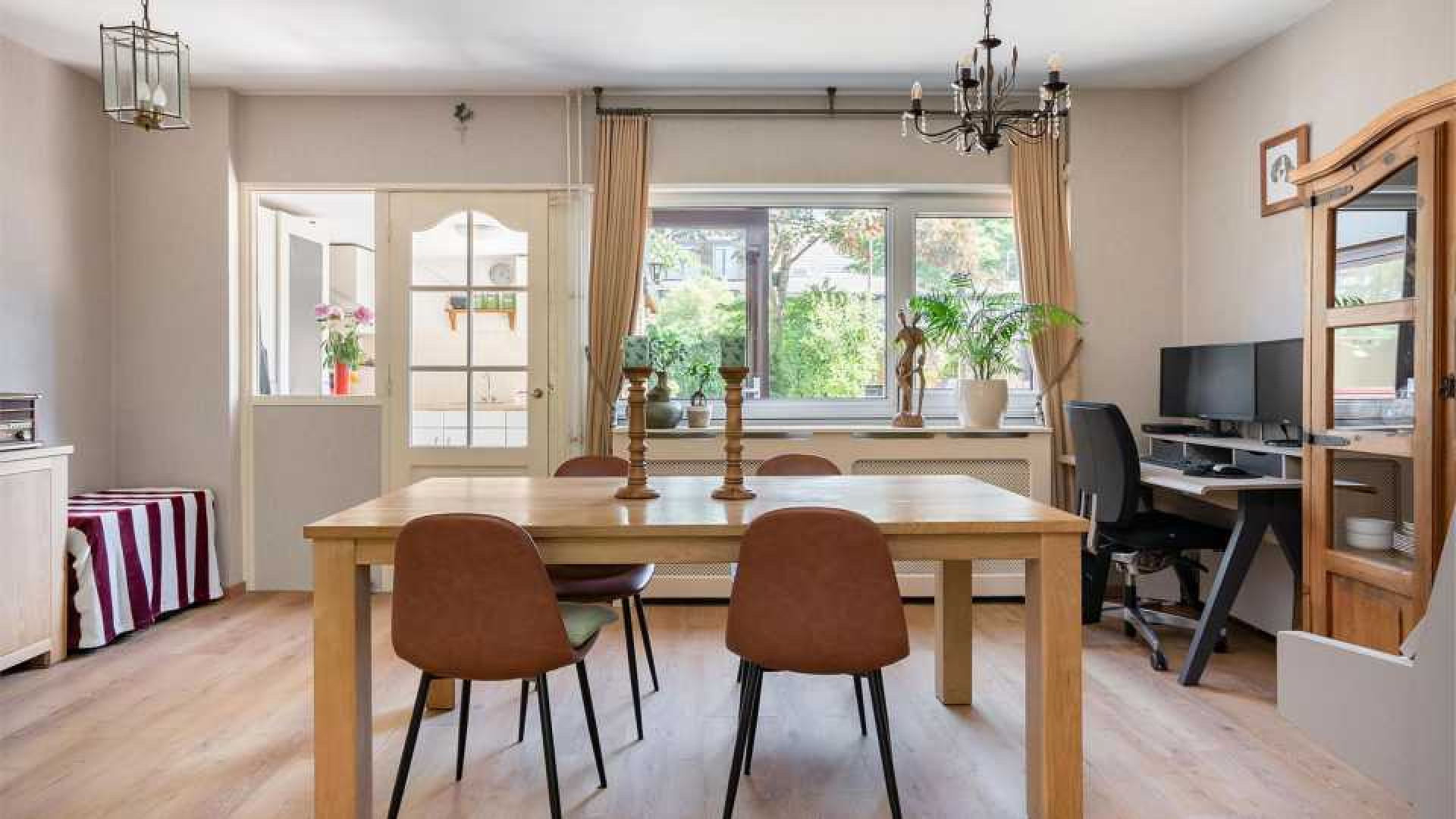 Anouk koopt opnieuw huis in Haarlem. Zie foto's