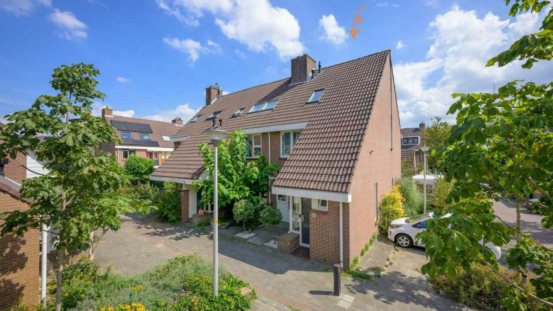 Rapper Jebroer zet zijn luxe woning te koop. Zie foto's 2