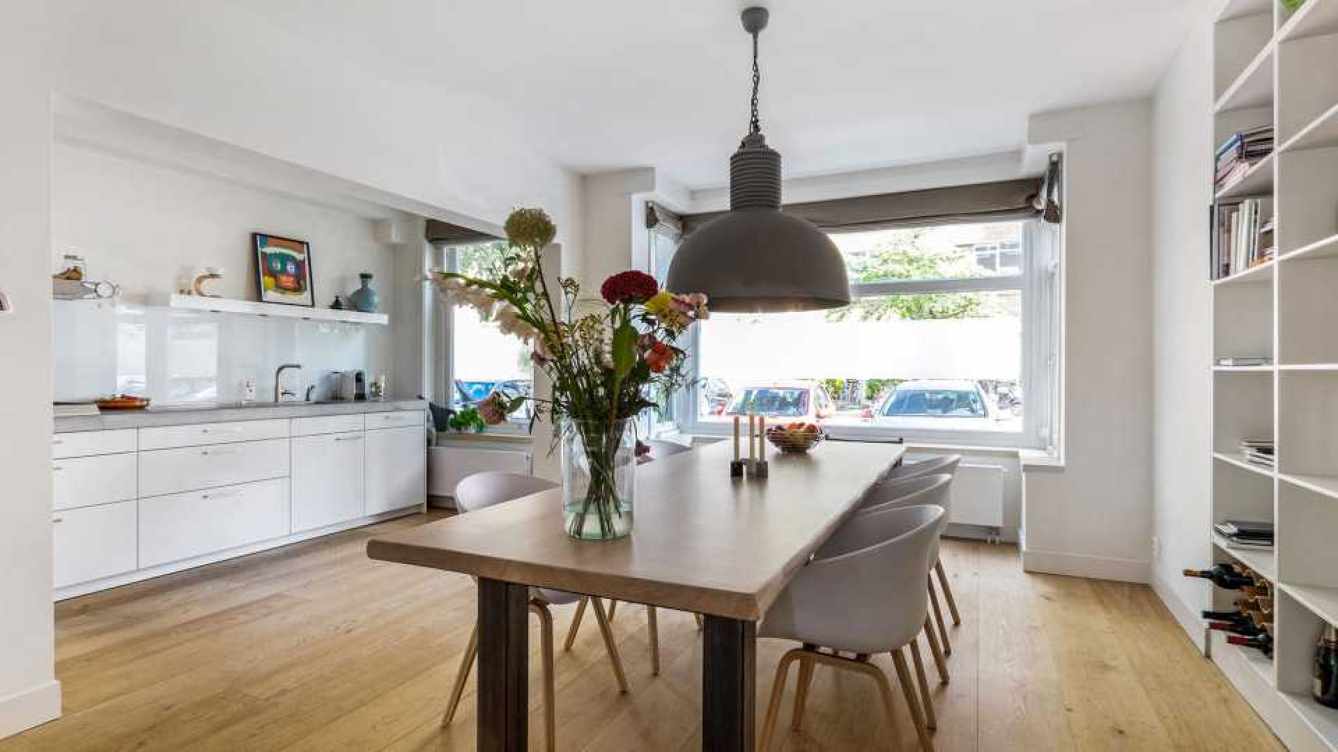 Binnenkijken in het prachtige Amsterdamse appartement van Thierry Baudet. Zie foto's 5