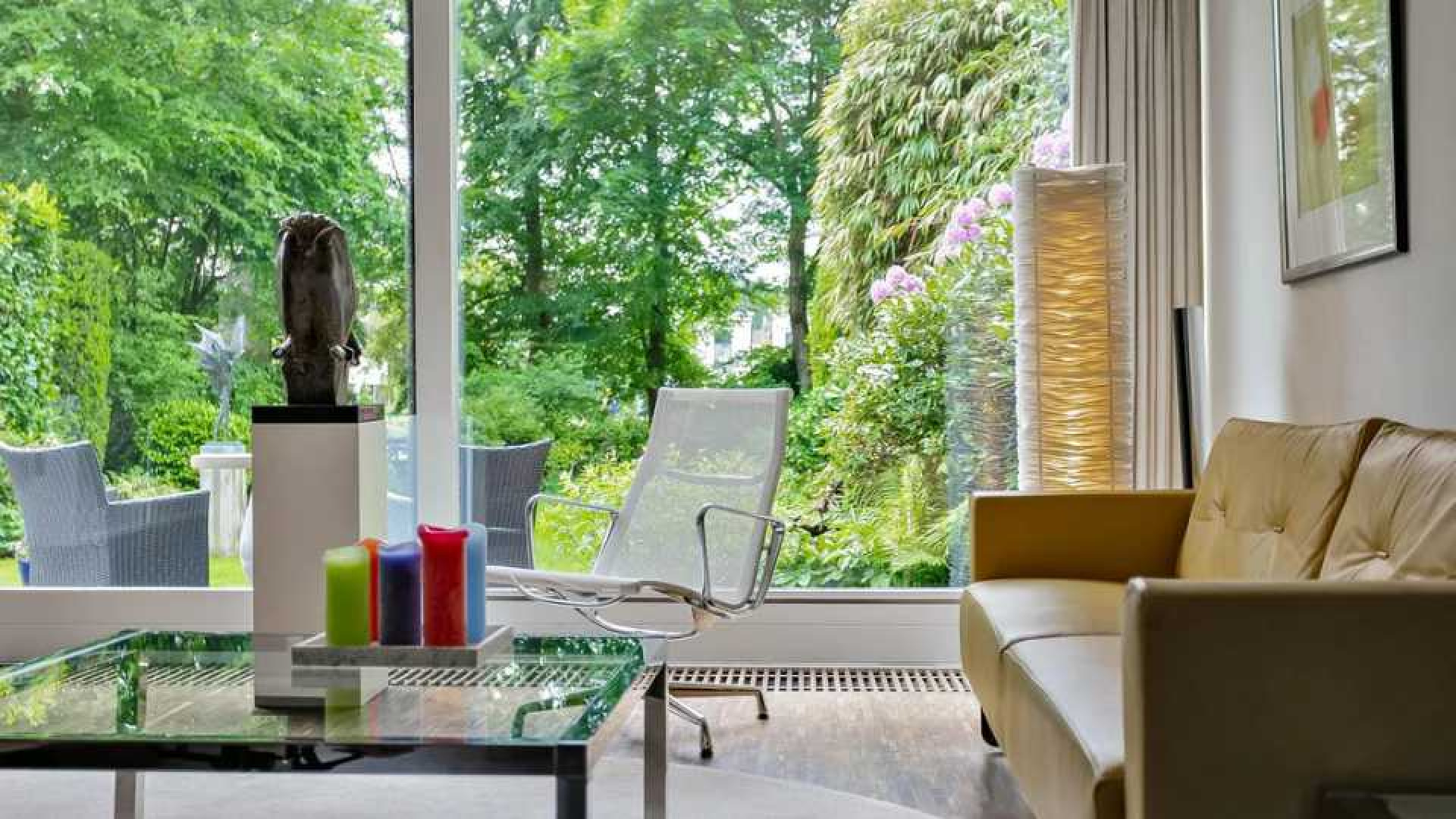 Influencer Eilse Boers koopt villa met eigen aanlegsteiger. Zie foto's 7