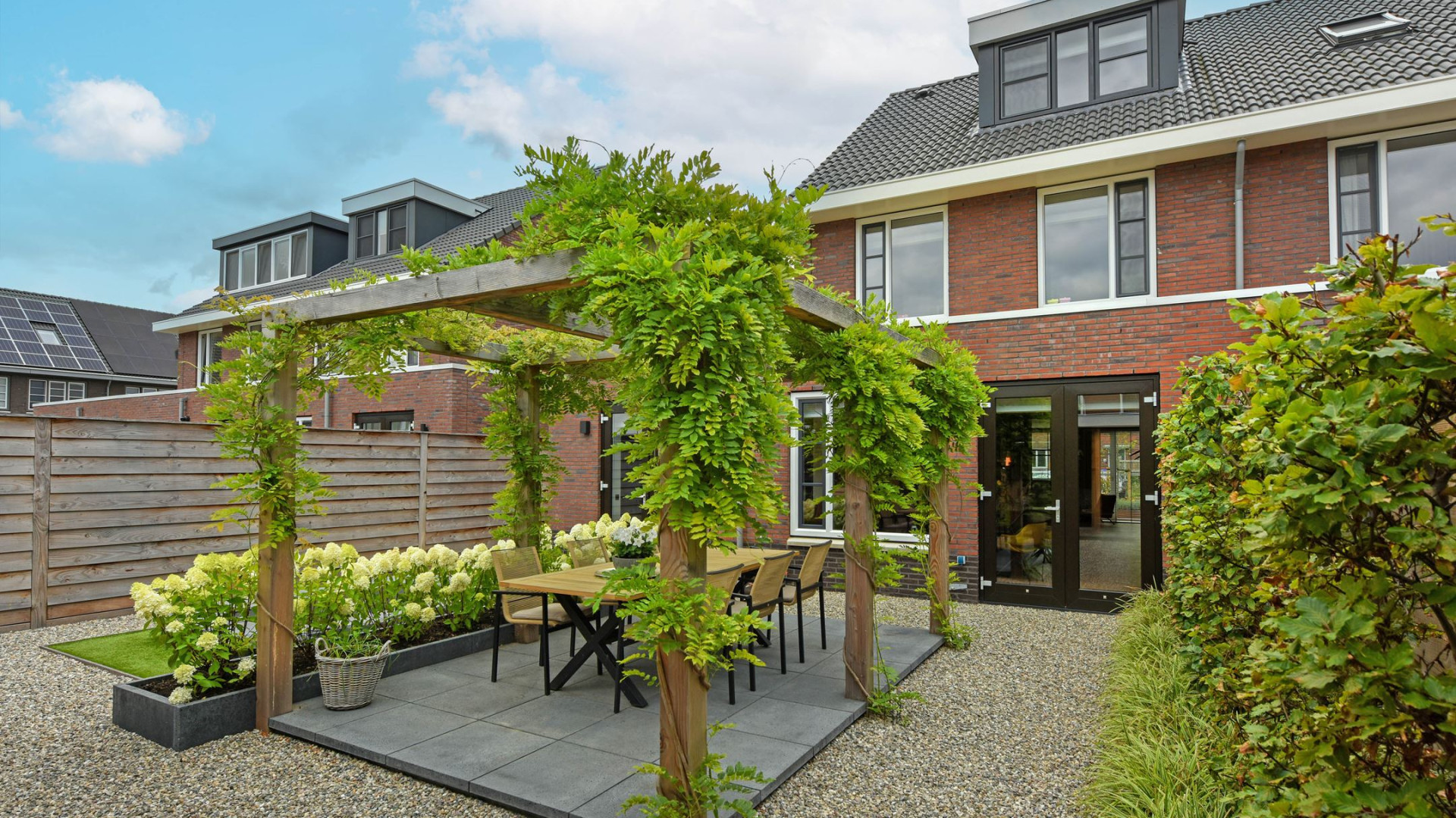 Binnenkijken in nieuwe woning Dre Hazes. Zie foto's 18