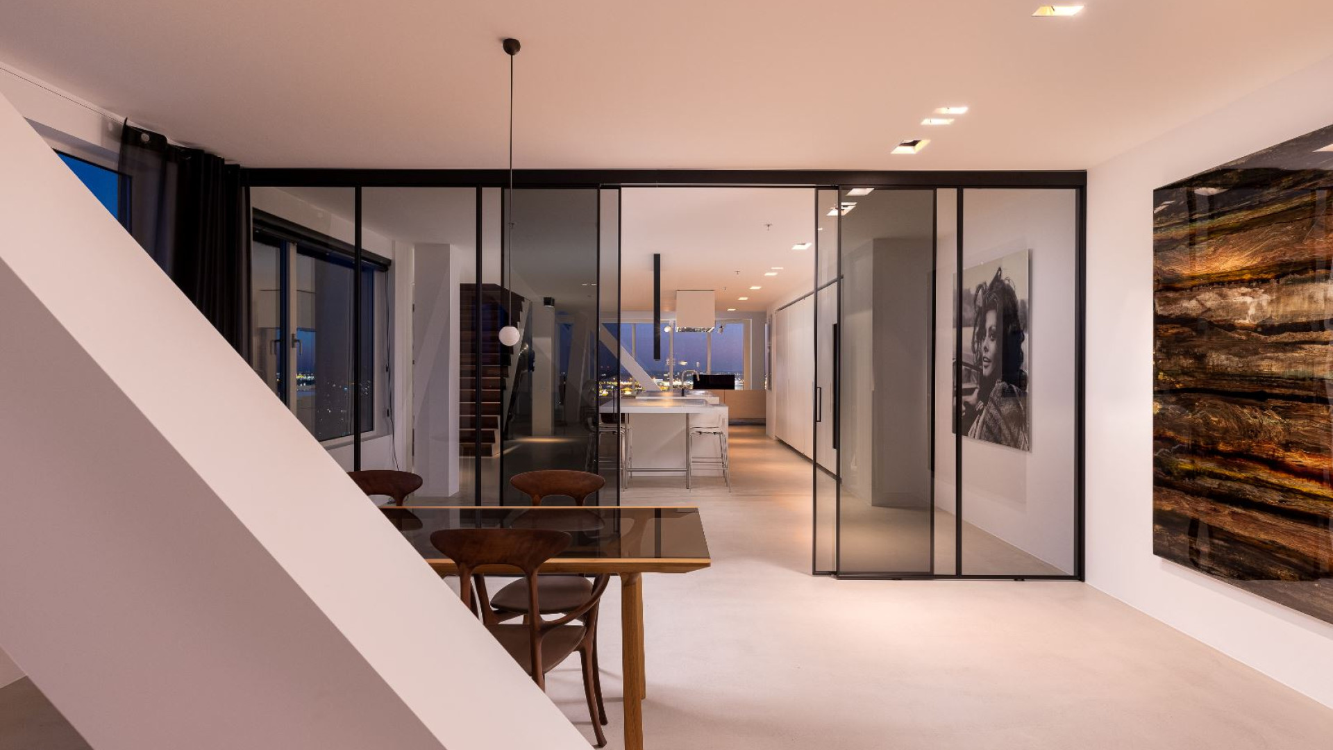 Dit is het nieuwe waanzinnig dure penthouse van Gio Latooy. ZIe foto's 9
