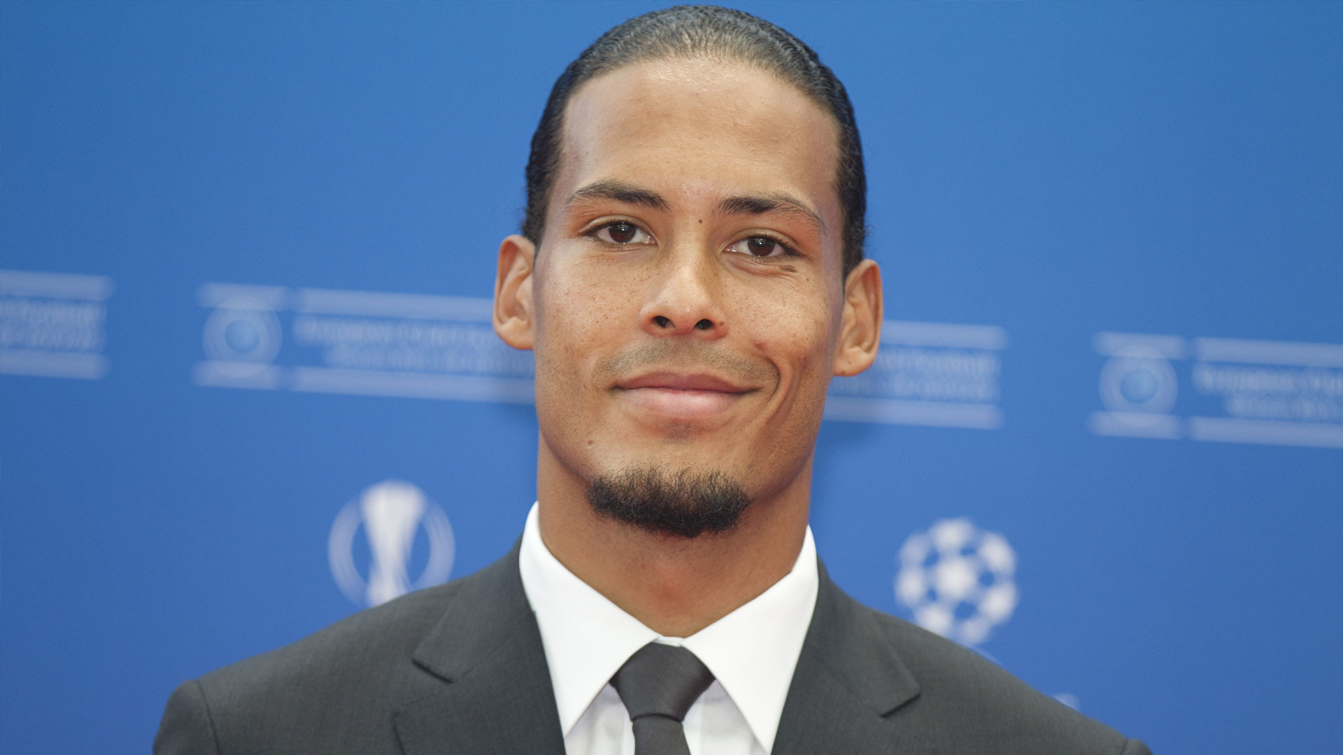 Binnenkijken in het miljoenen pand van Virgil van Dijk. Zie foto's 1