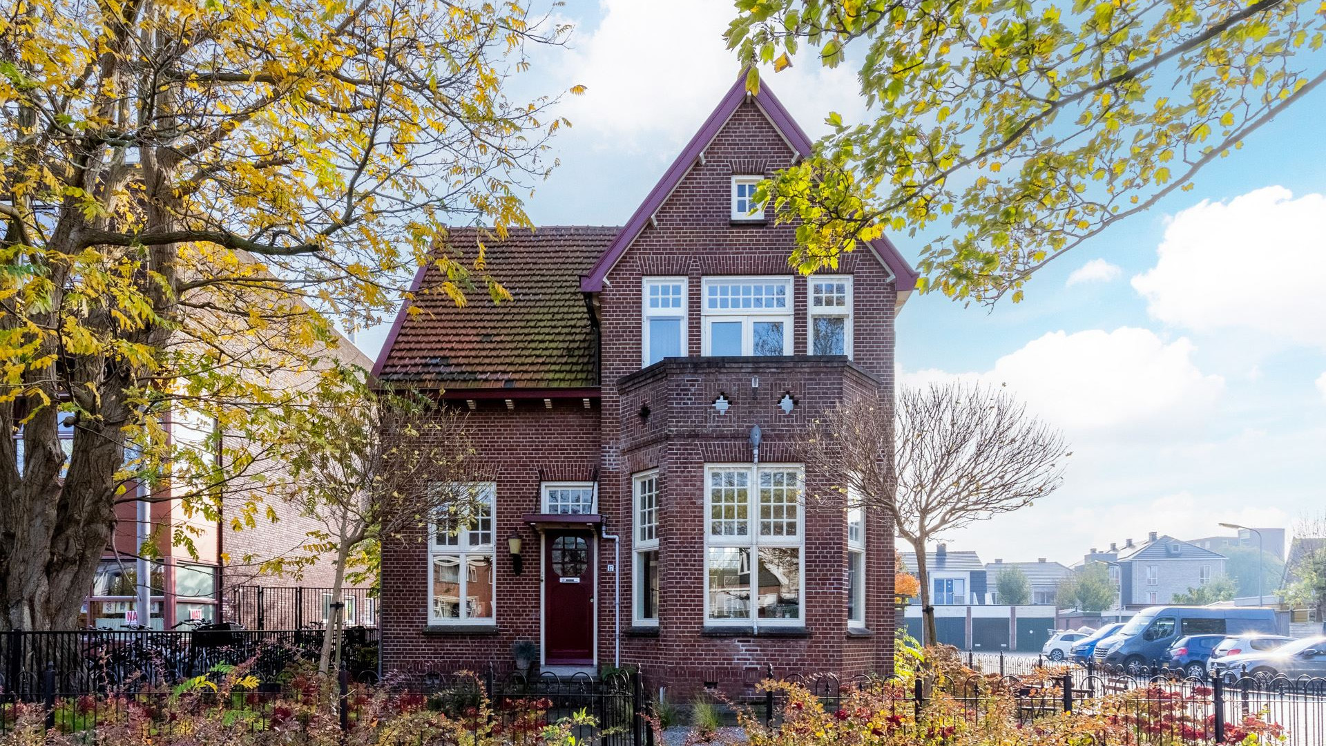 Huis Marcel van Roosmalen definitief  verkocht met deze vette winst. Zie foto's 2