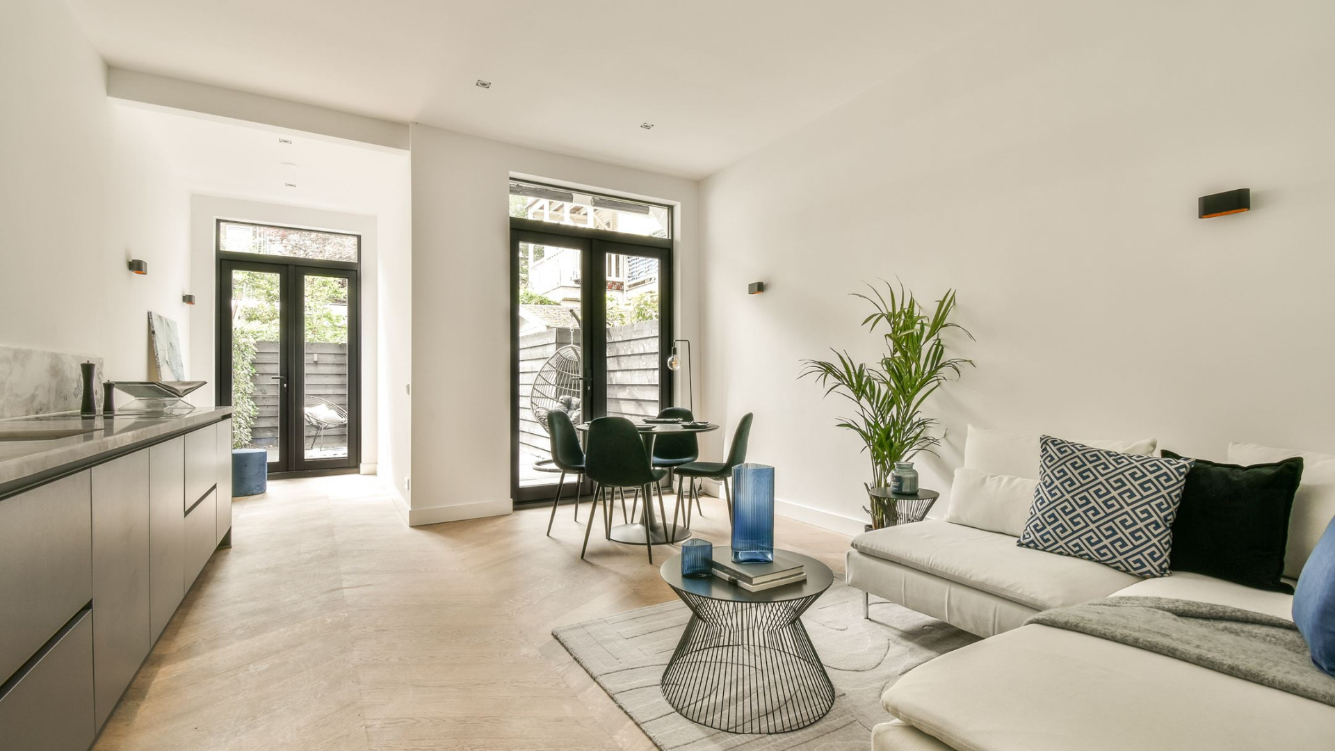 Schaatsster Suzanne Schulting koopt leuk appartement in de Pijp in Amsterdam. Zie foto's