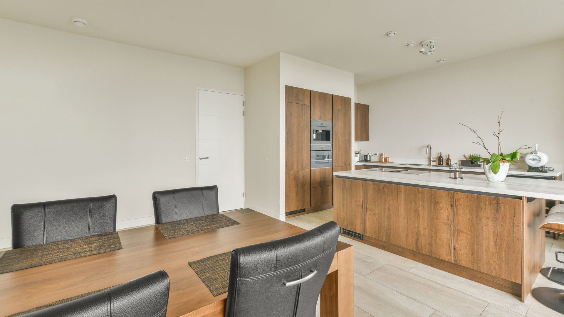 Voetballer Jurrien Timber koopt dit luxe appartement aan de Amsterdamse Zuid As. Zie foto's 5