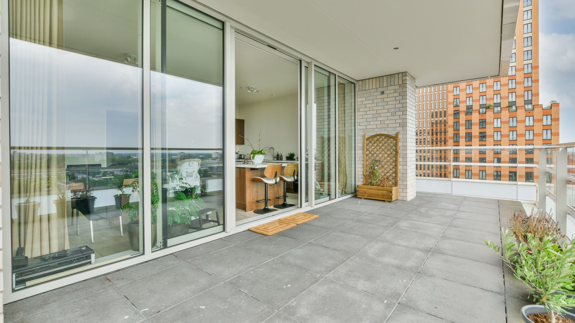 Voetballer Jurrien Timber koopt dit luxe appartement aan de Amsterdamse Zuid As. Zie foto's 11