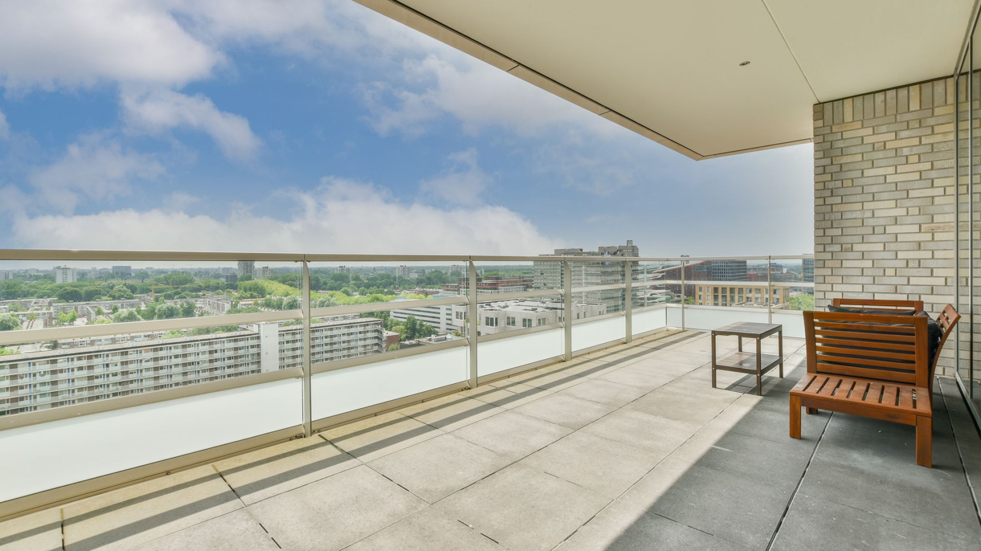 Voetballer Jurrien Timber koopt dit luxe appartement aan de Amsterdamse Zuid As. Zie foto's 13
