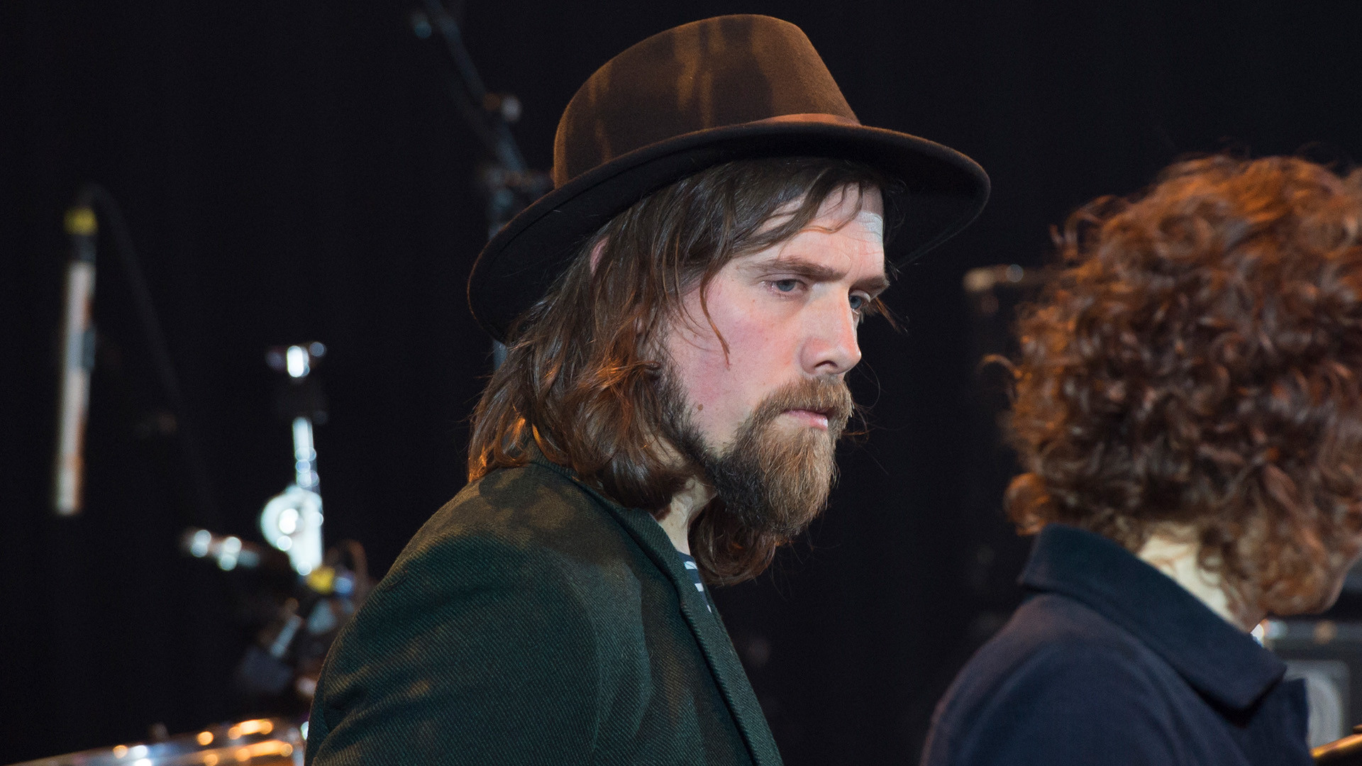 Zo woont tijdelijk drummer van U2 Bram van den Berg. Zie foto's 1