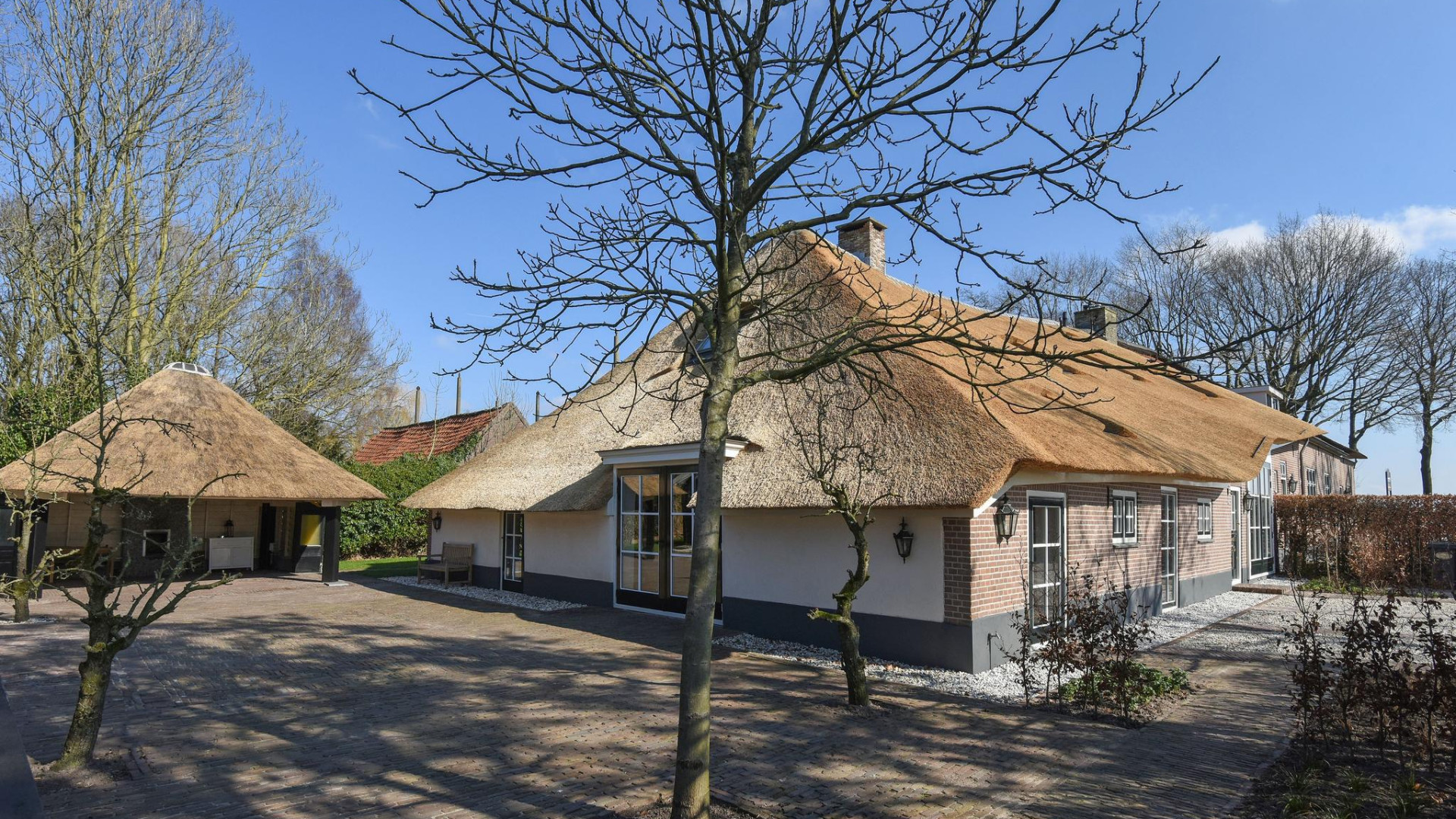 SBS Shownieuws deskundige William Rutten koopt deze miljoenen kostende boerderij. Zie foto's 2