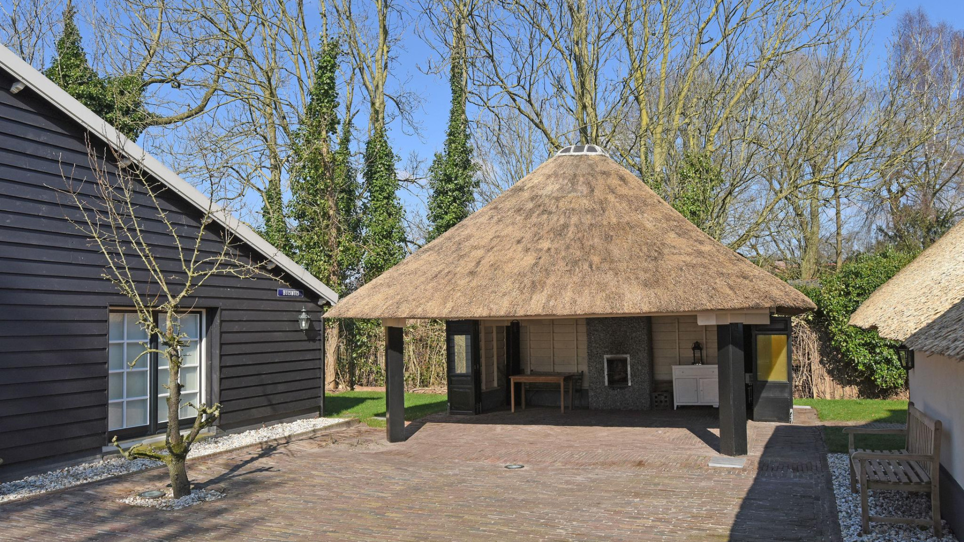 SBS Shownieuws deskundige William Rutten koopt deze miljoenen kostende boerderij. Zie foto's 15