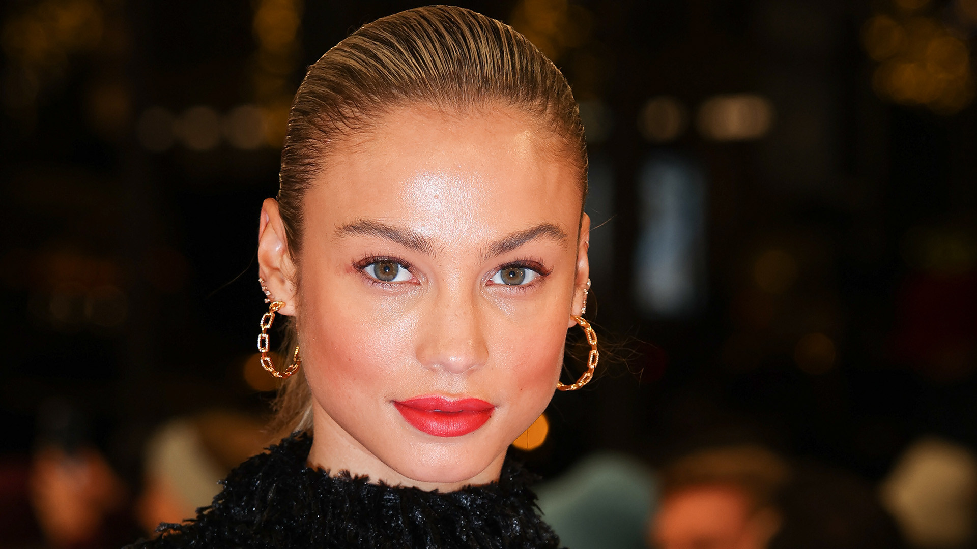 Binnenkijken in luxe Amsterdamse-appartement van model Rose Bertram. Zie foto's 1