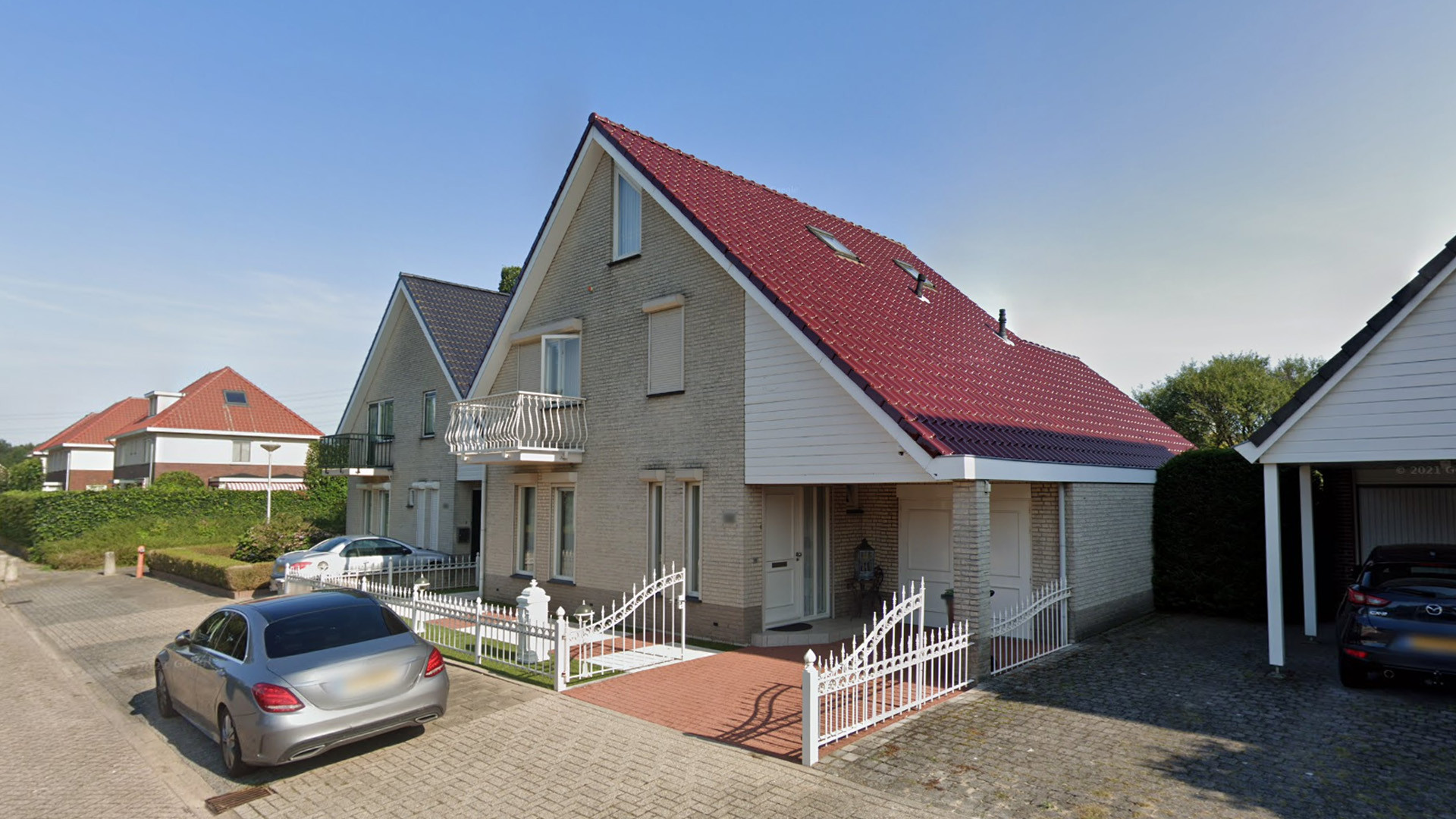 Zangeres Sieneke en haar man Jan Baum vechten om dit huis. Zie foto's 3