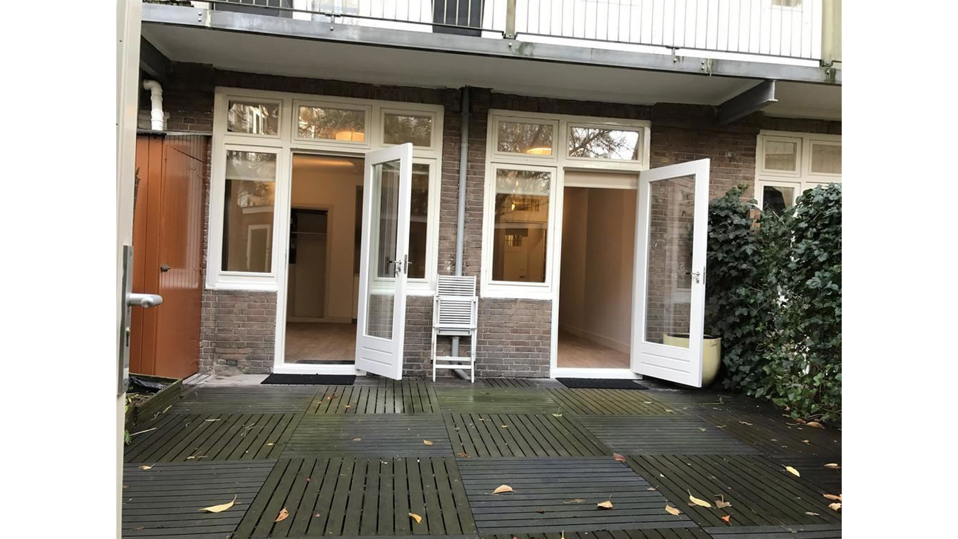 Daley Blind verhuurt zijn Amsterdamse benedenwoning. Zie foto's 9