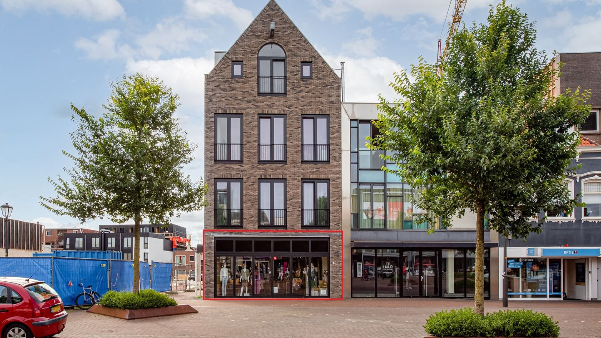 Sonja Bakker zet haar winkel te huur. Zie foto's 2