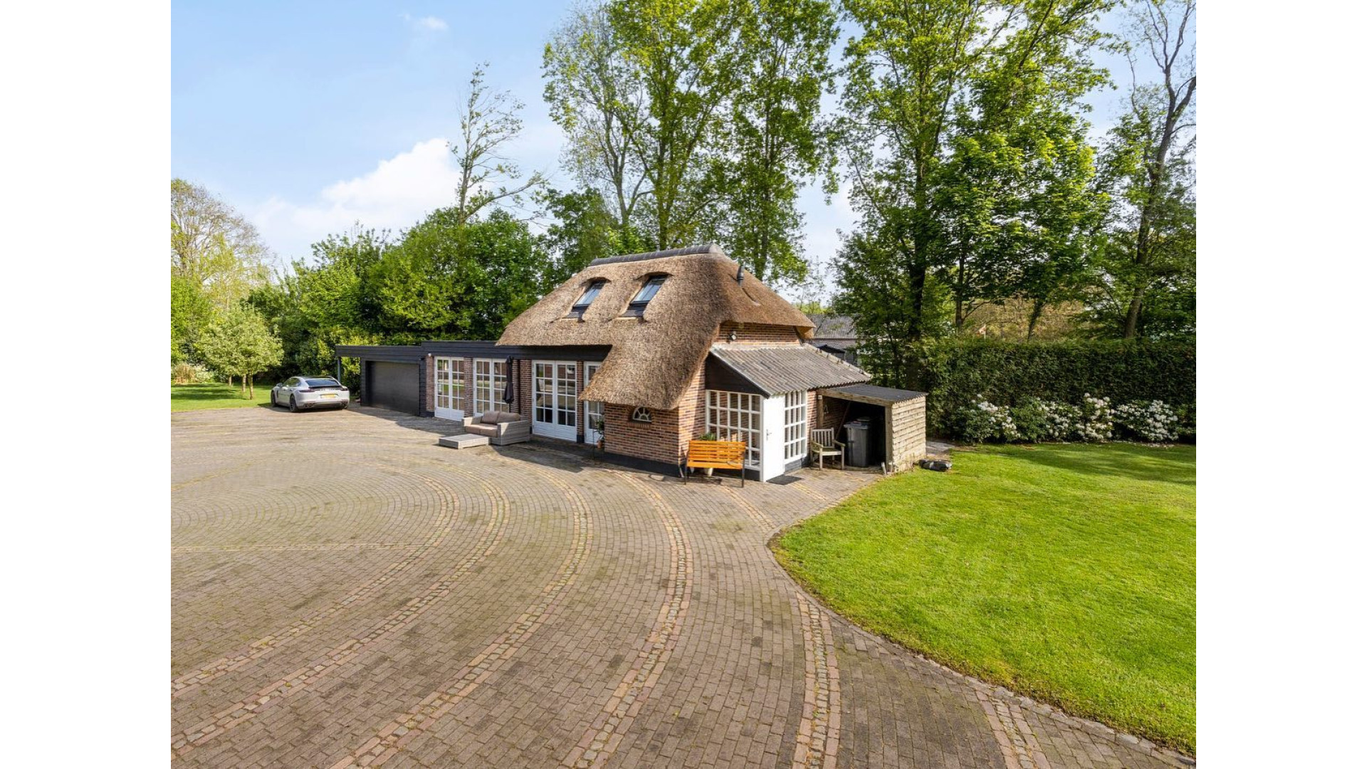 Mental Theo zet zijn luxe woonboerderij te koop. Zie foto's 6