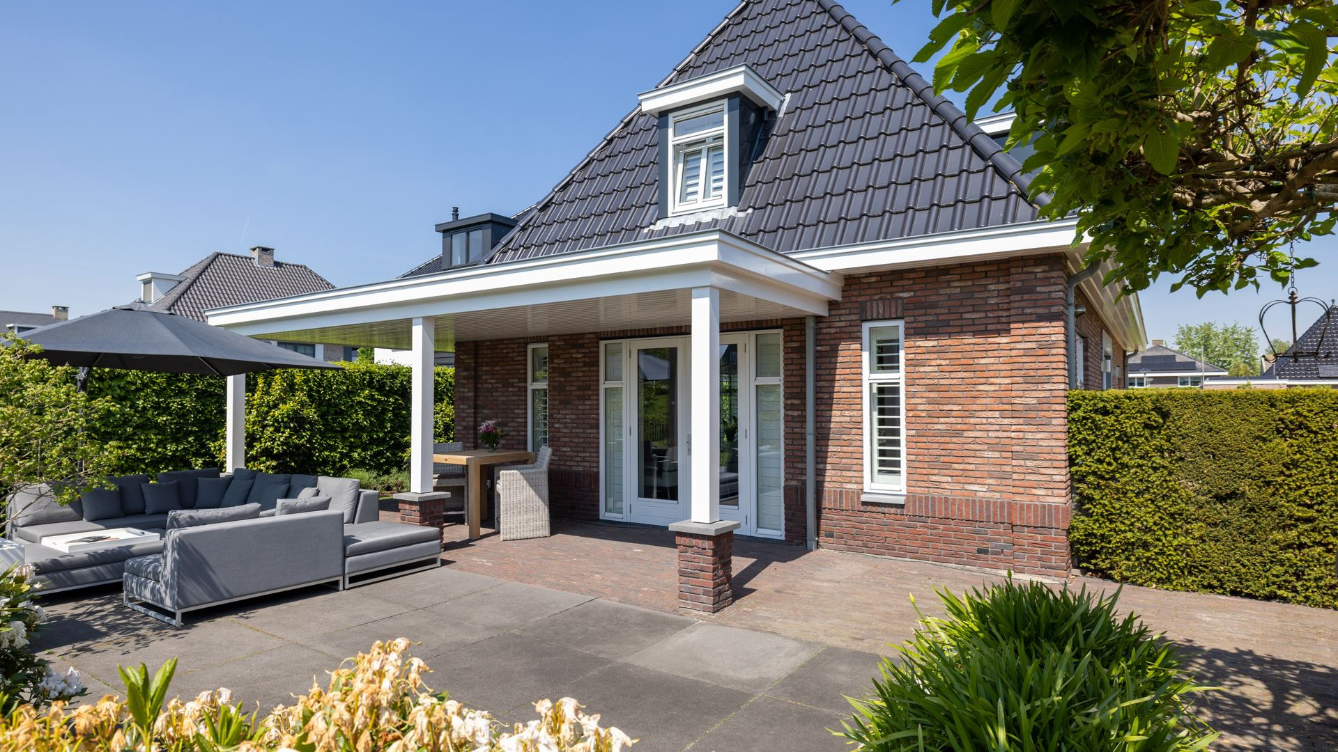 Keeper van Feijenoord koopt miljoenen villa in Berkel en Rodenrijs. Zie foto's 28