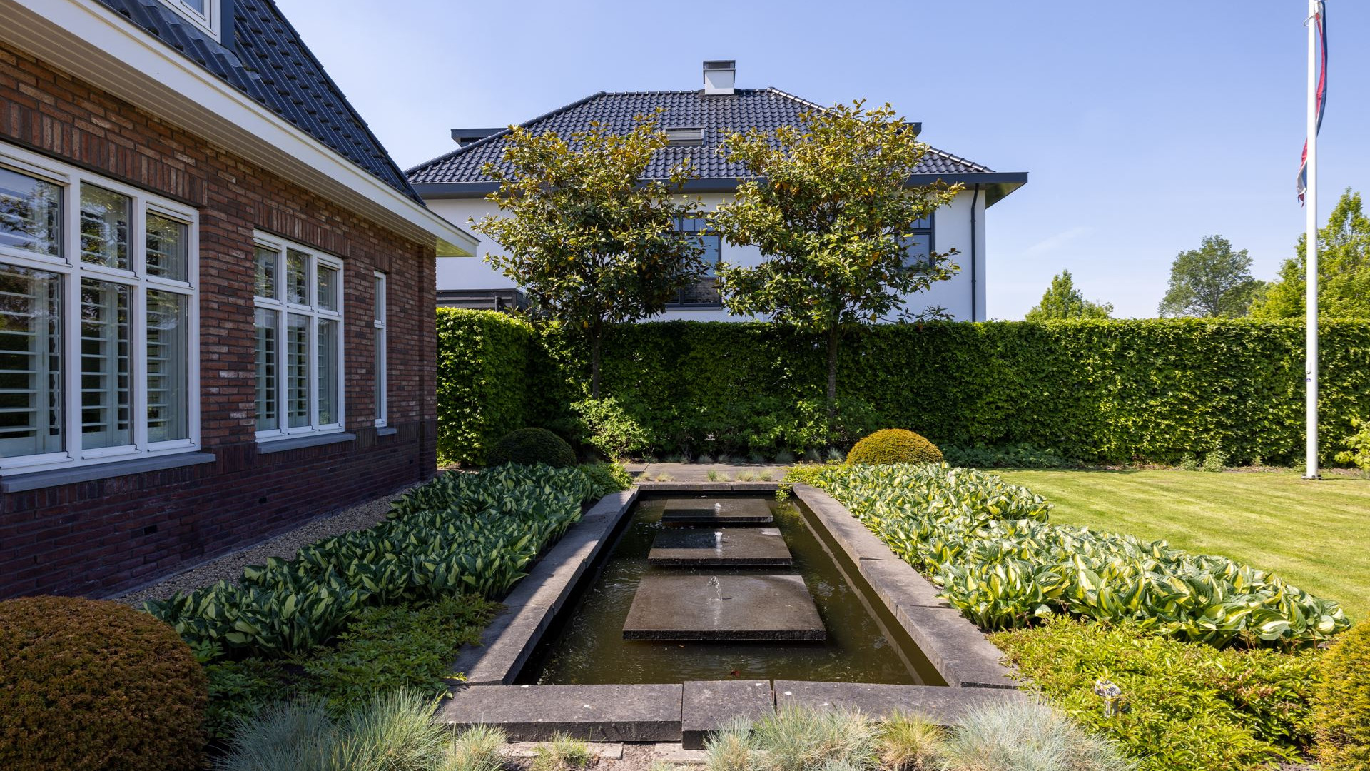 Keeper van Feijenoord koopt miljoenen villa in Berkel en Rodenrijs. Zie foto's 27