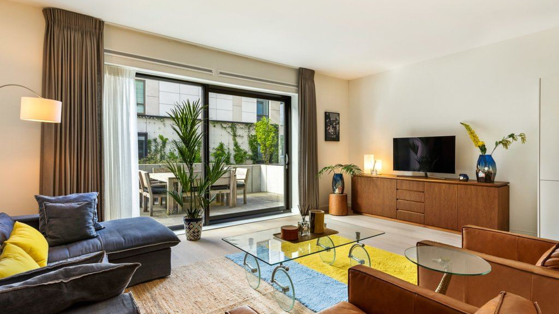 Touriya Haoud verhuist naar dit luxe en dure Amsterdamse appartement. Zie foto's