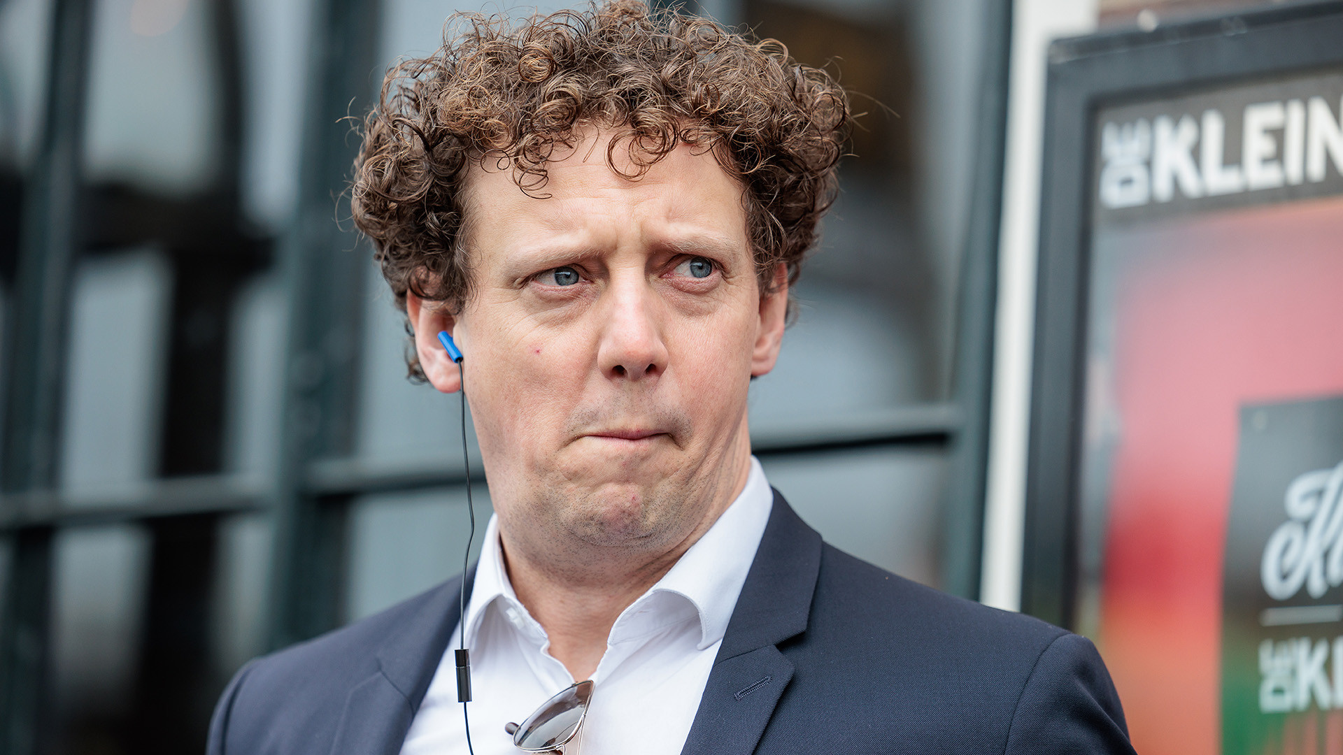 Cabaretier Jochem Myjer na scheiding  paar miljoen armer! 1