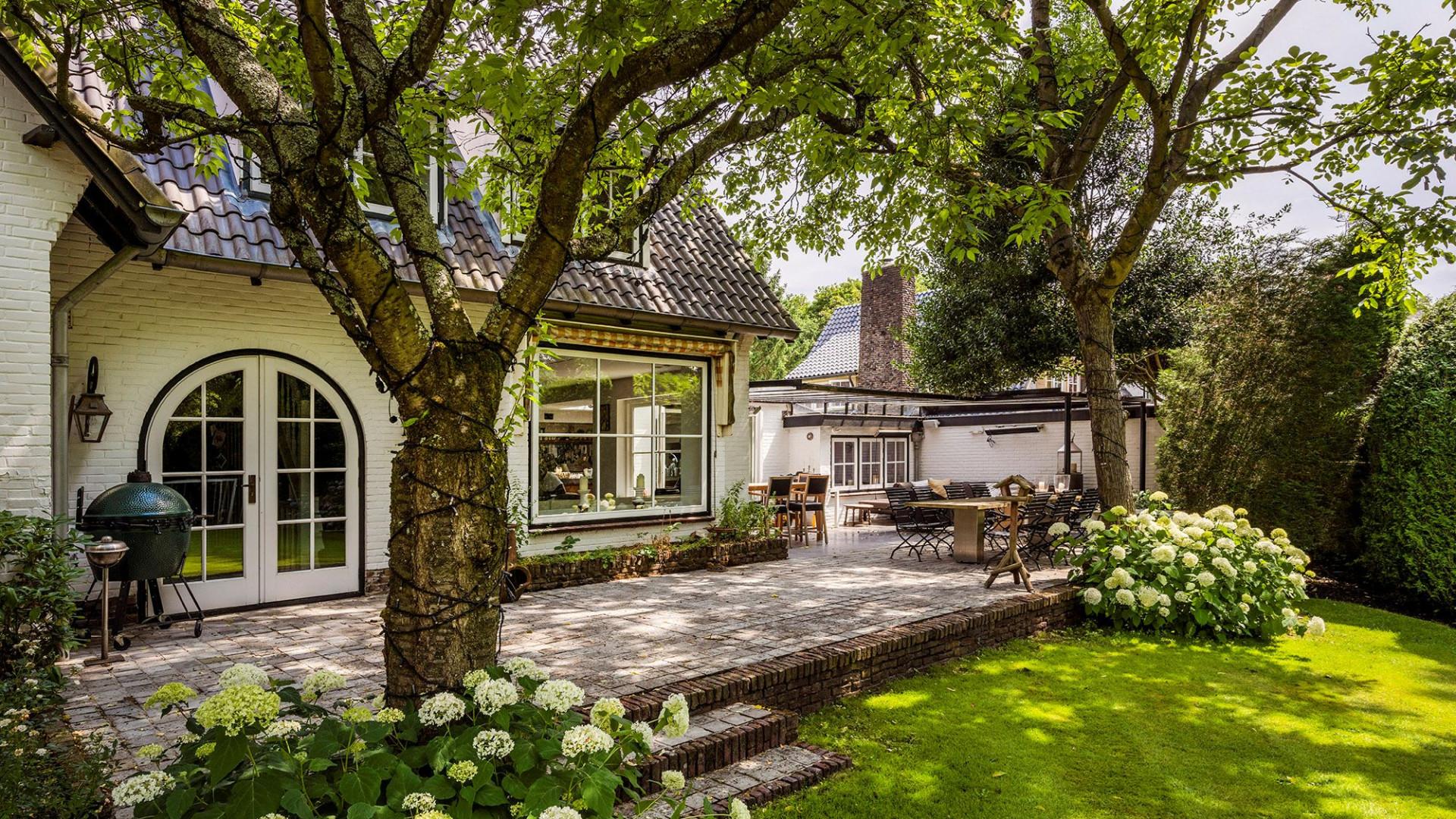 VERKOCHT:  Winst en verlies na verkoop van villa voor Paul de Leeuw. Zie foto's 5